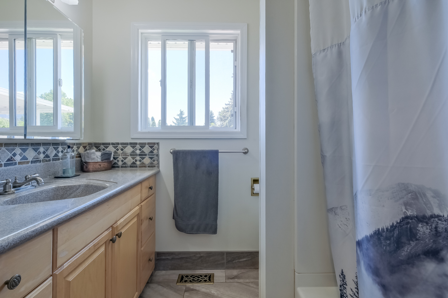 709 Bartlett Drive Penticton V2A 7K8
