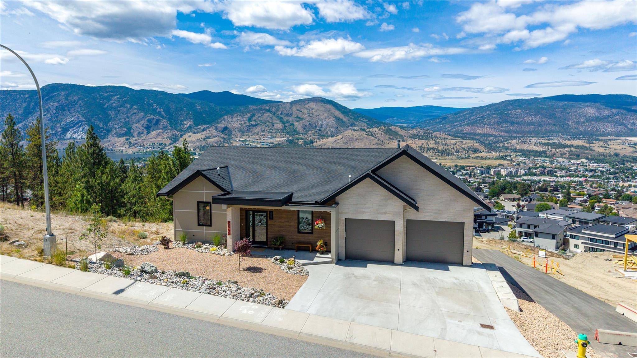 2775 Hawthorn Drive Penticton V2A 0C2