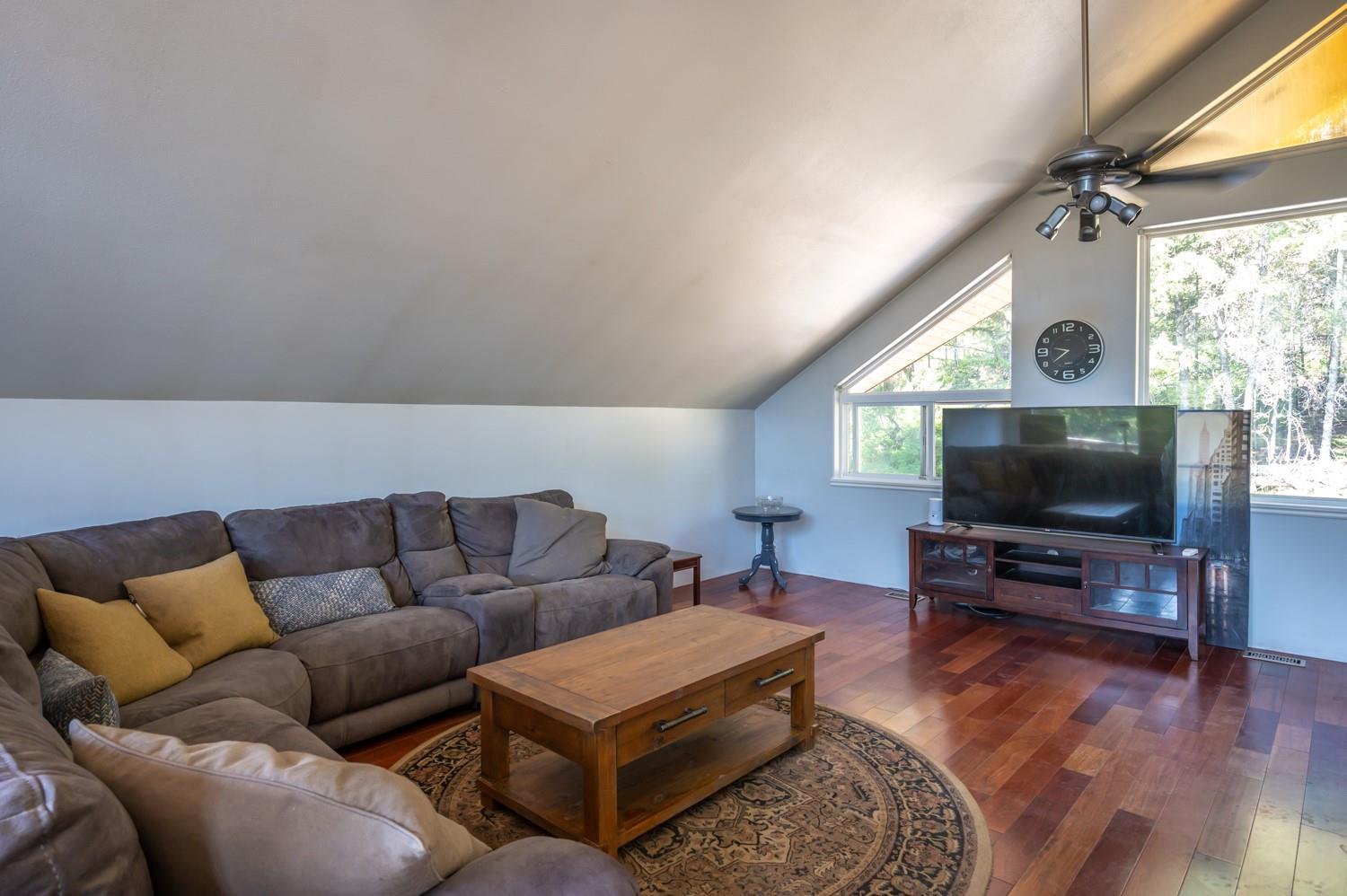 842 Grand Oro Road Kaleden V0H 1K0