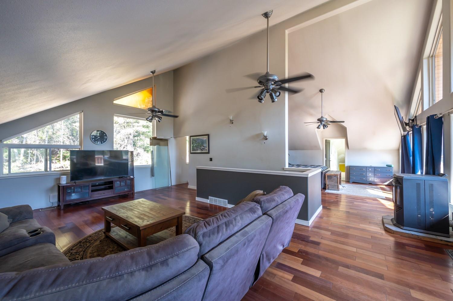 842 Grand Oro Road Kaleden V0H 1K0