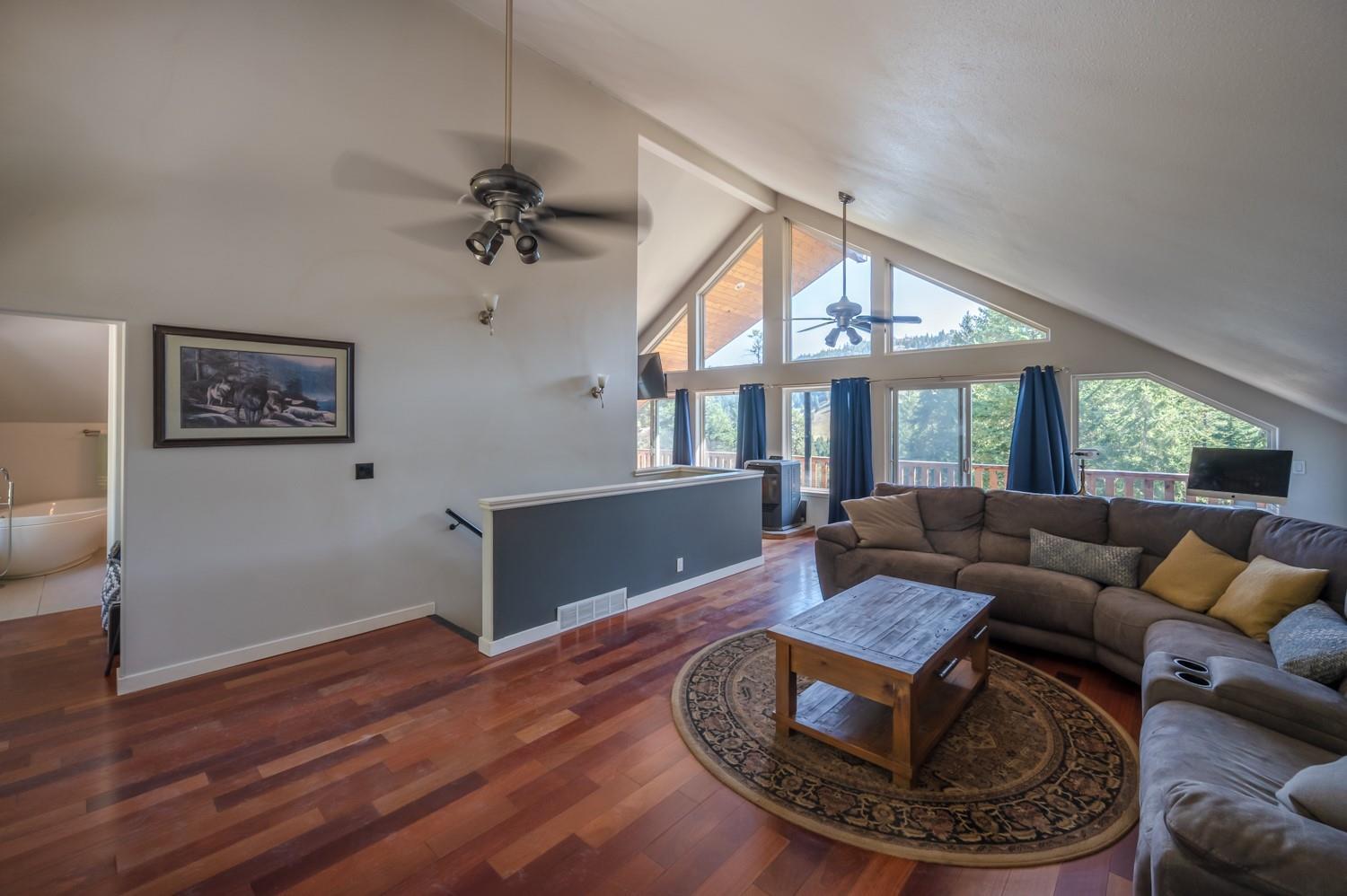 842 Grand Oro Road Kaleden V0H 1K0