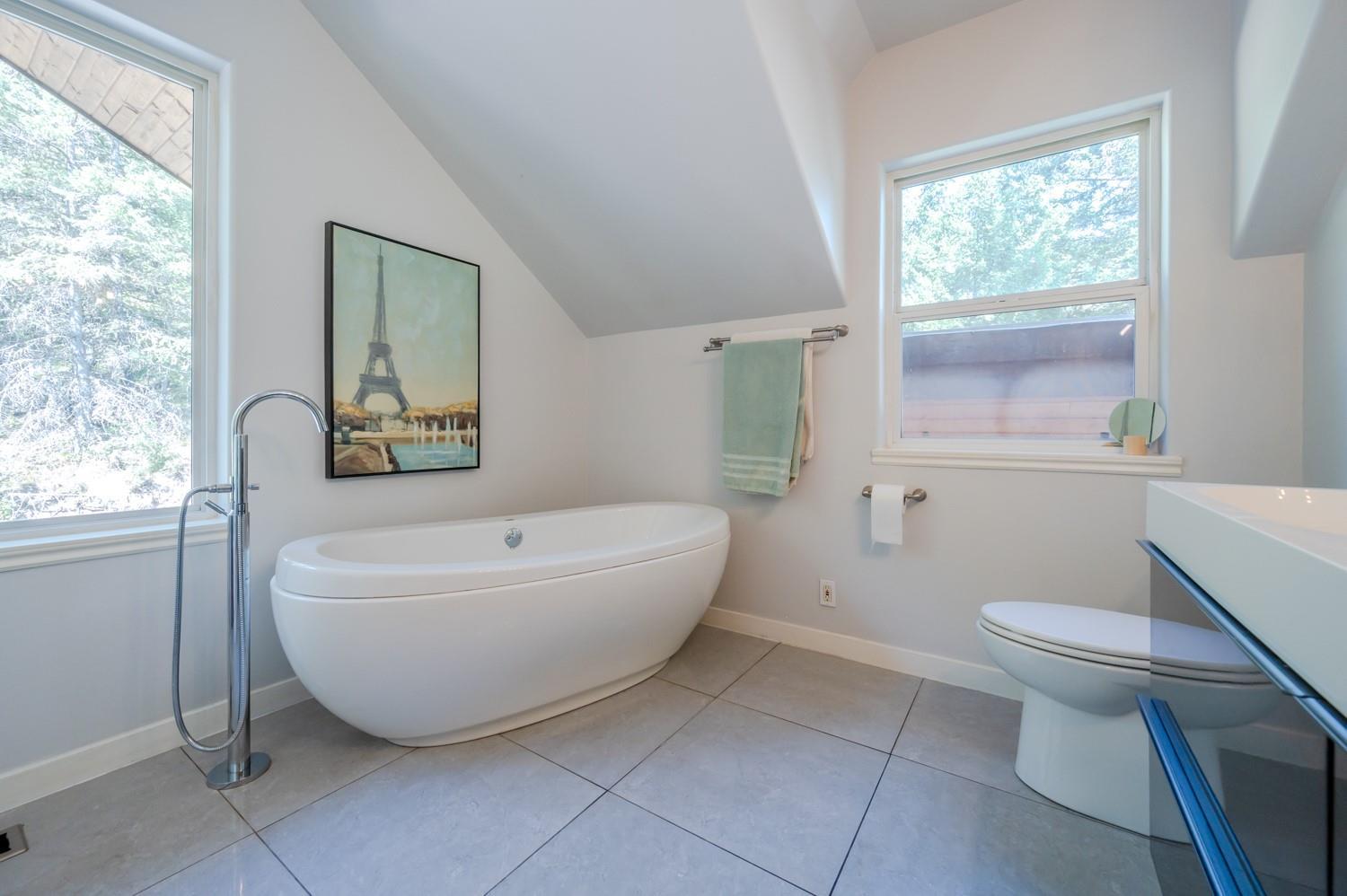 842 Grand Oro Road Kaleden V0H 1K0
