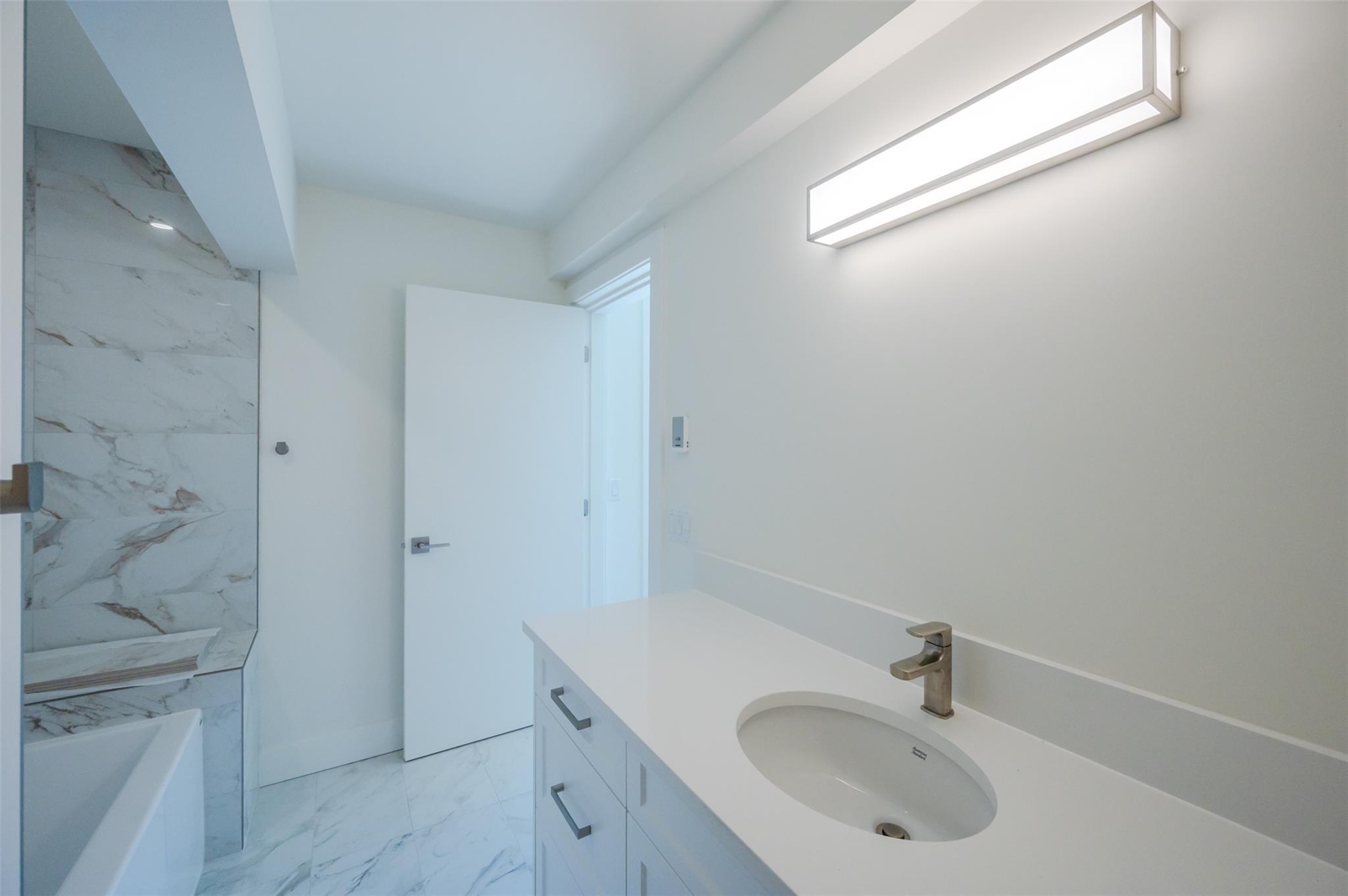 578 Lakeshore Drive 203 Penticton V2A 1B9