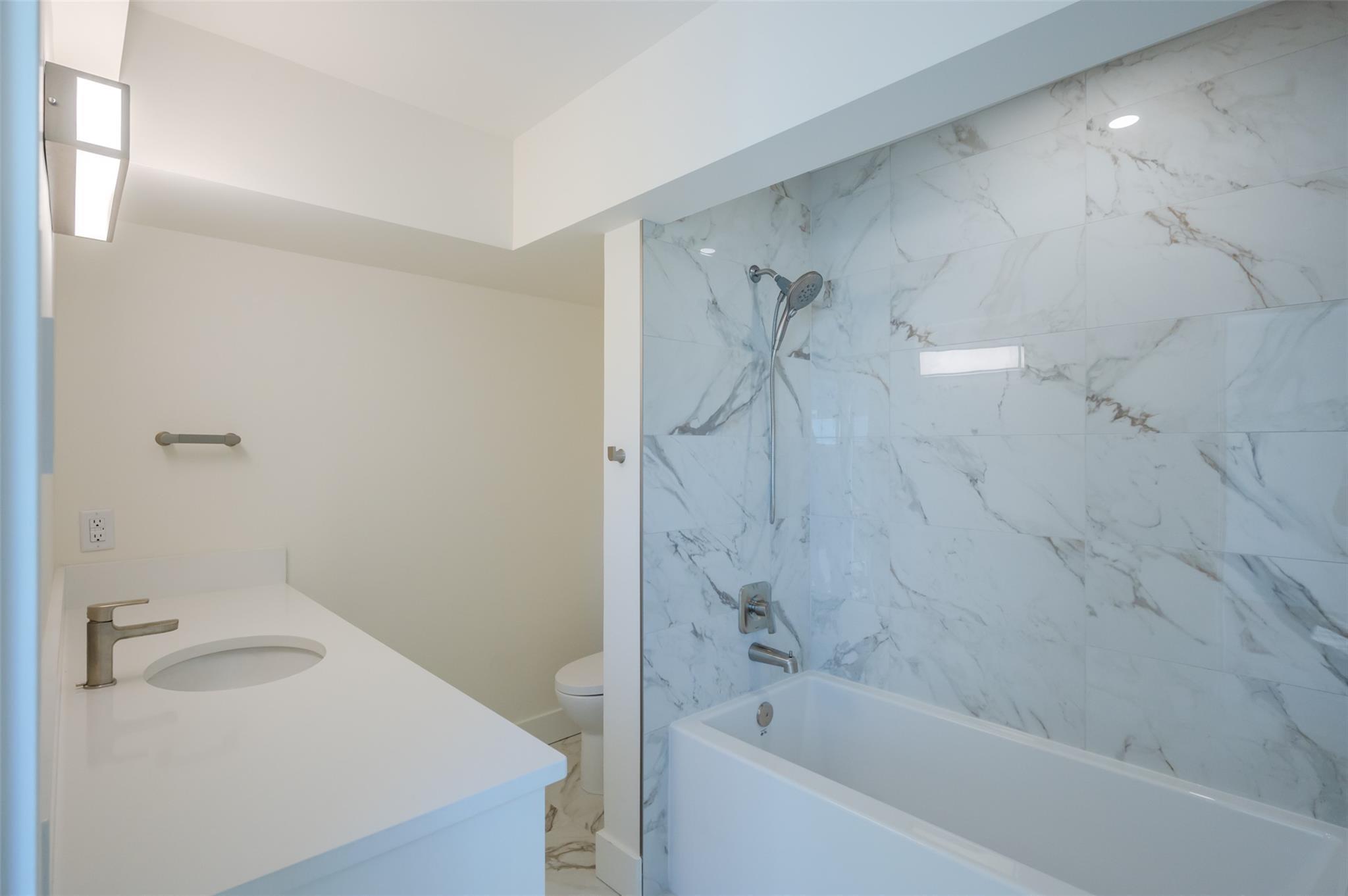 578 Lakeshore Drive 203 Penticton V2A 1B9