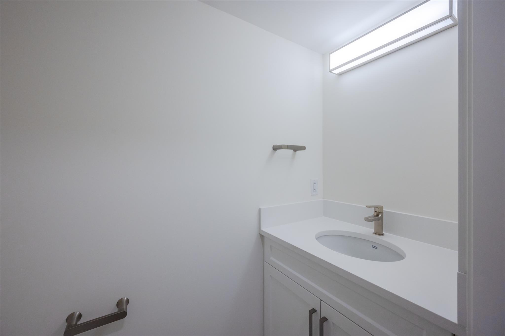 578 Lakeshore Drive 203 Penticton V2A 1B9