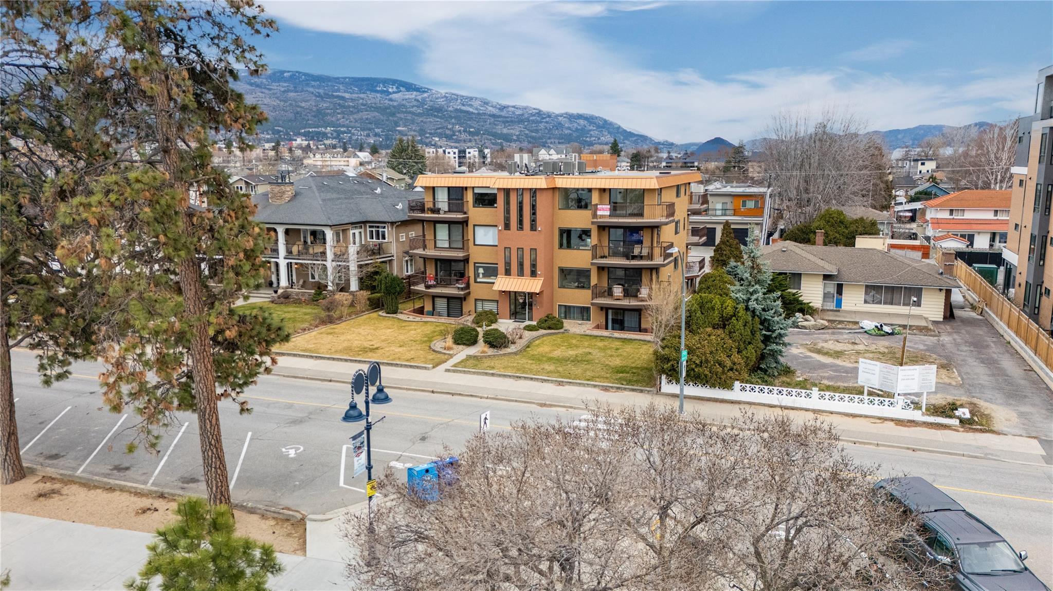 578 Lakeshore Drive 203 Penticton V2A 1B9