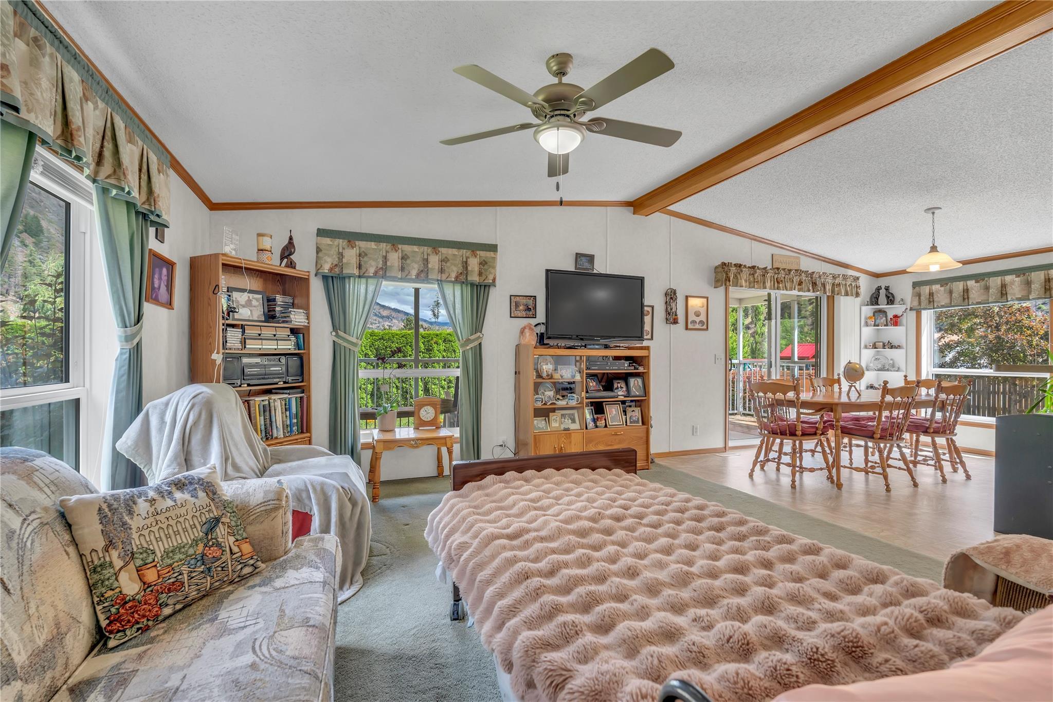 1526 Main Street N Olalla V0X 1N6