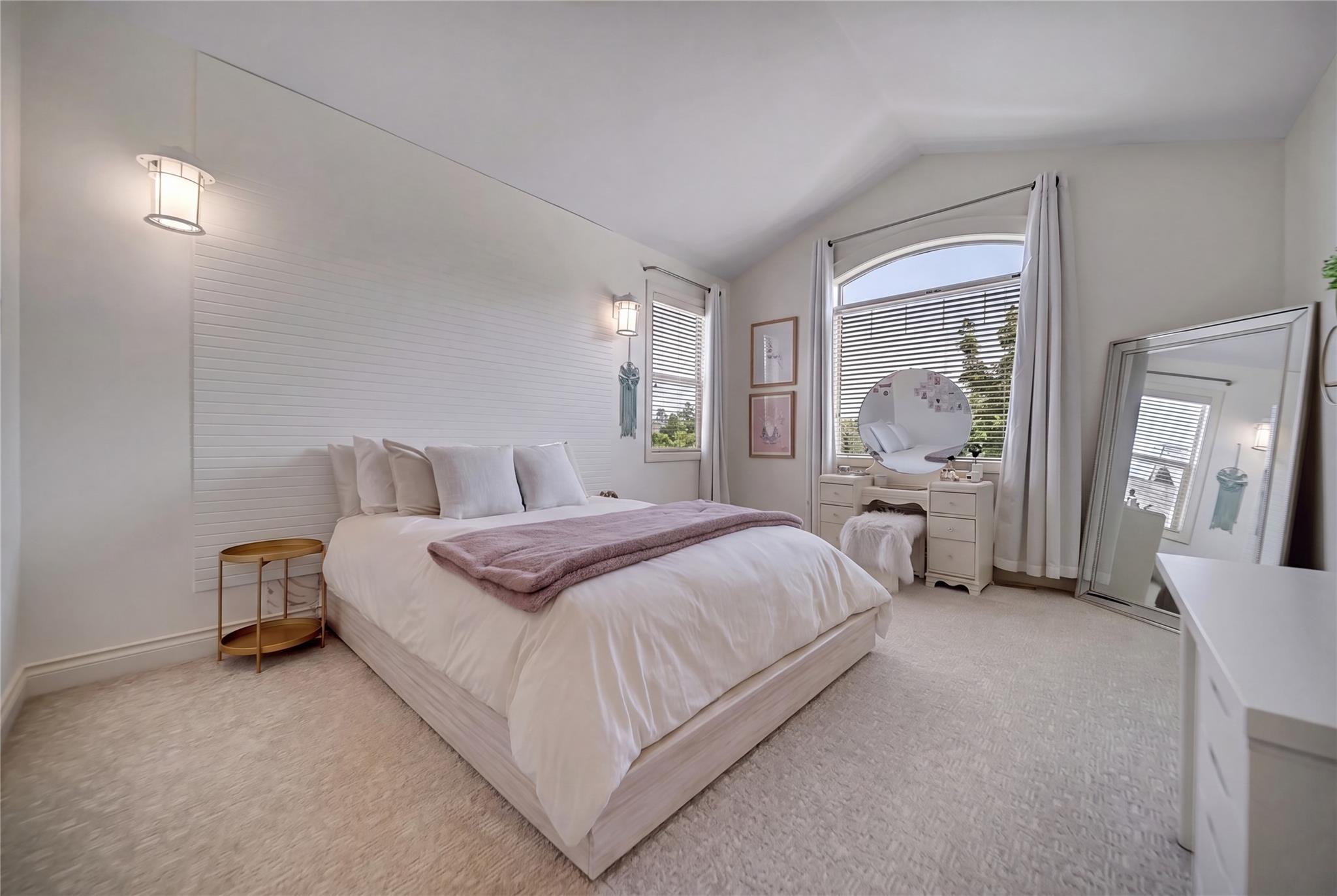 336 Quilchena Drive Kelowna V1W 4Y9