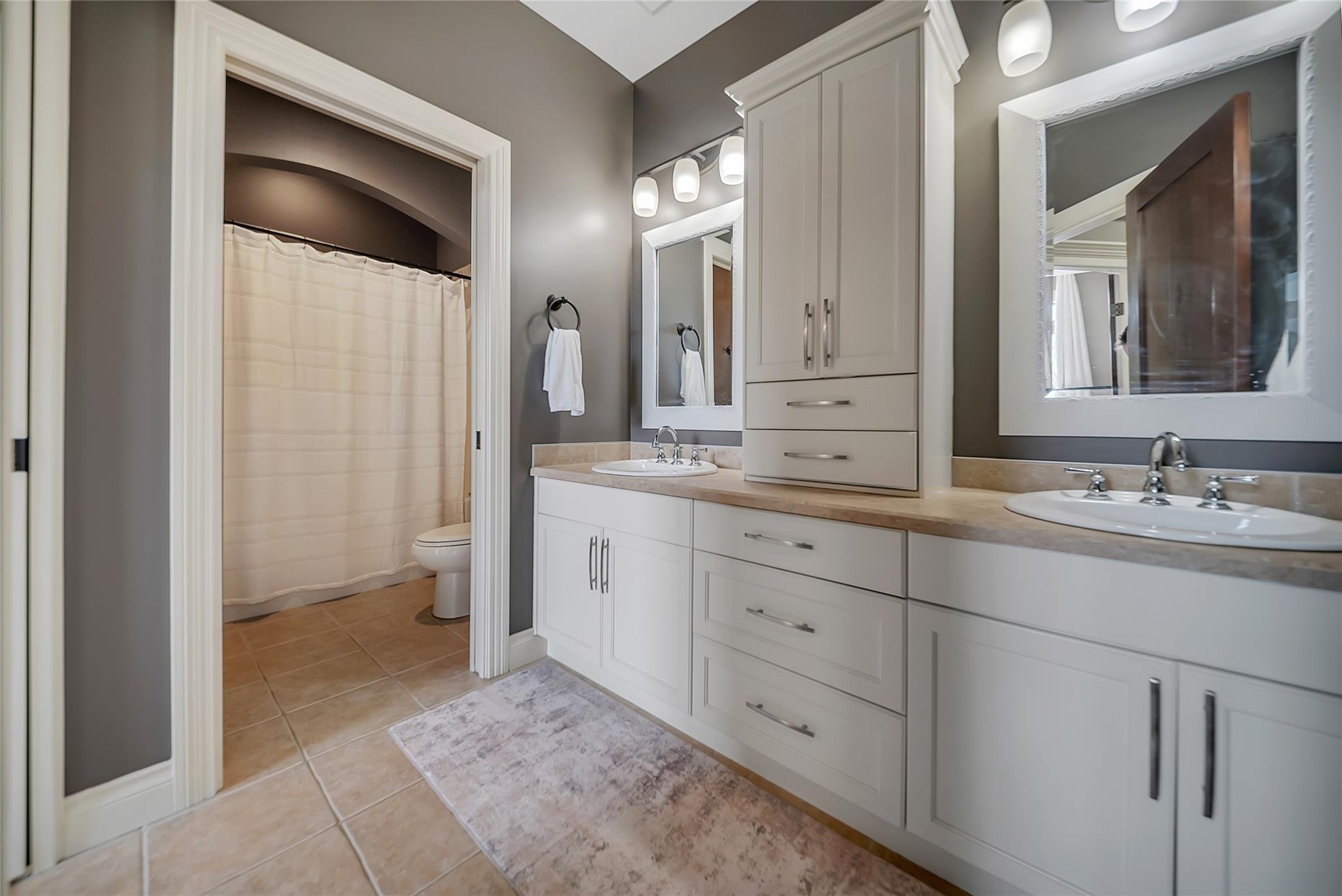 336 Quilchena Drive Kelowna V1W 4Y9