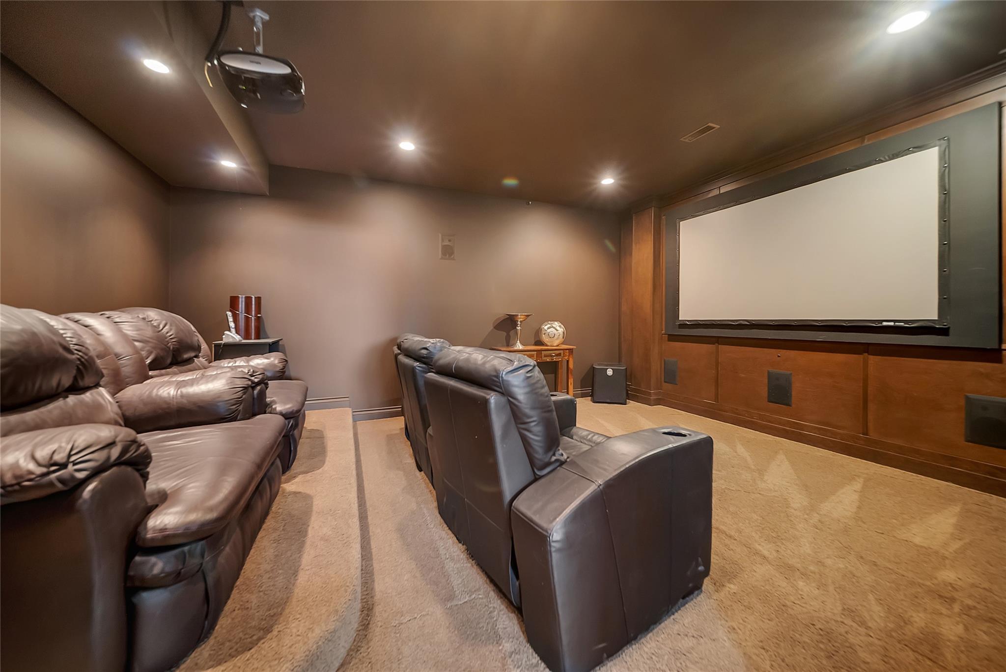 336 Quilchena Drive Kelowna V1W 4Y9