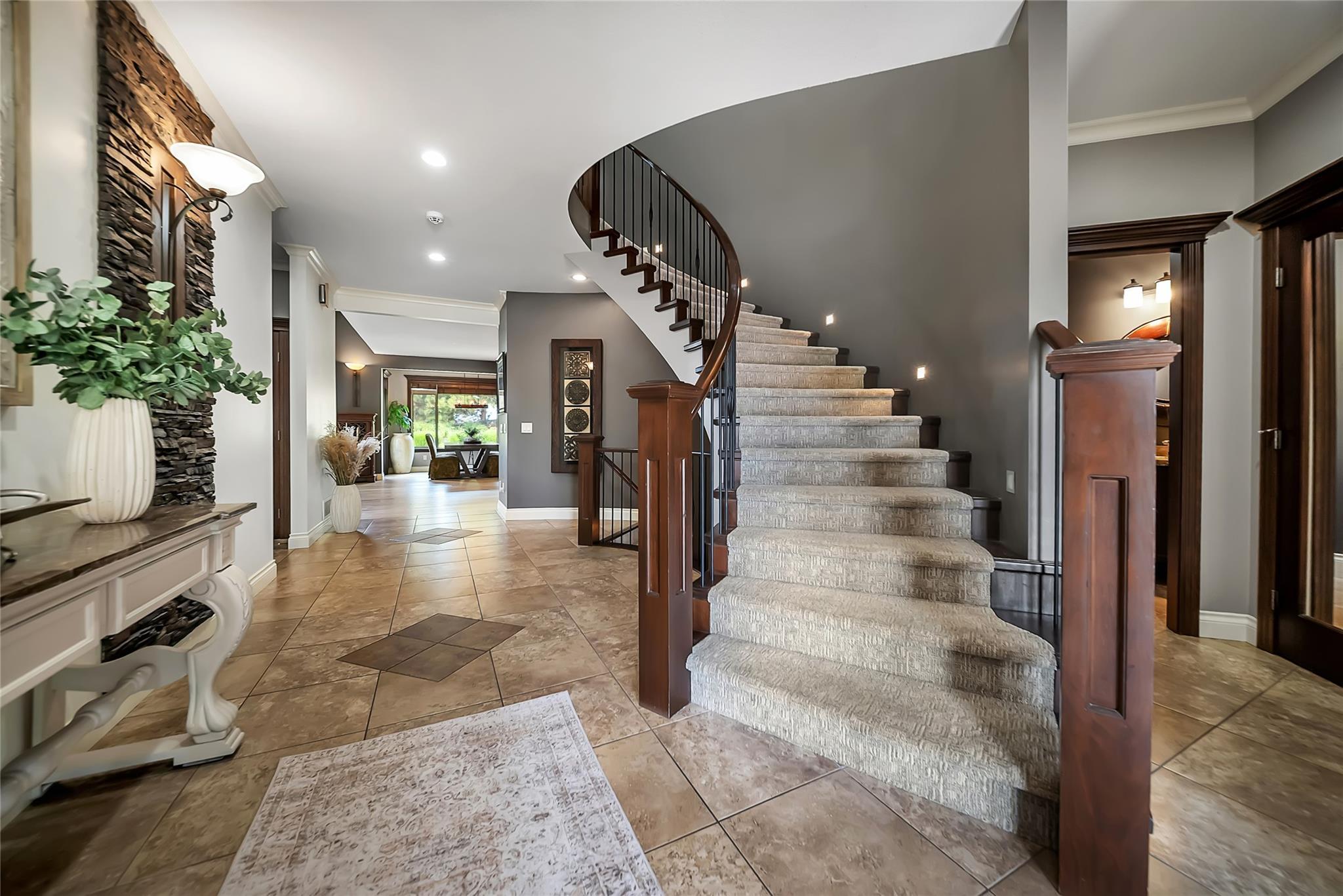 336 Quilchena Drive Kelowna V1W 4Y9
