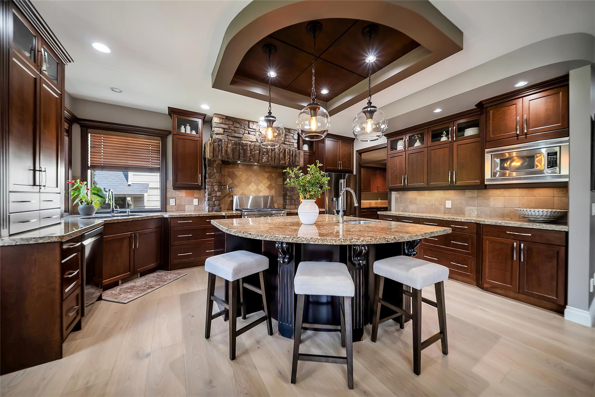 336 Quilchena Drive Kelowna V1W 4Y9