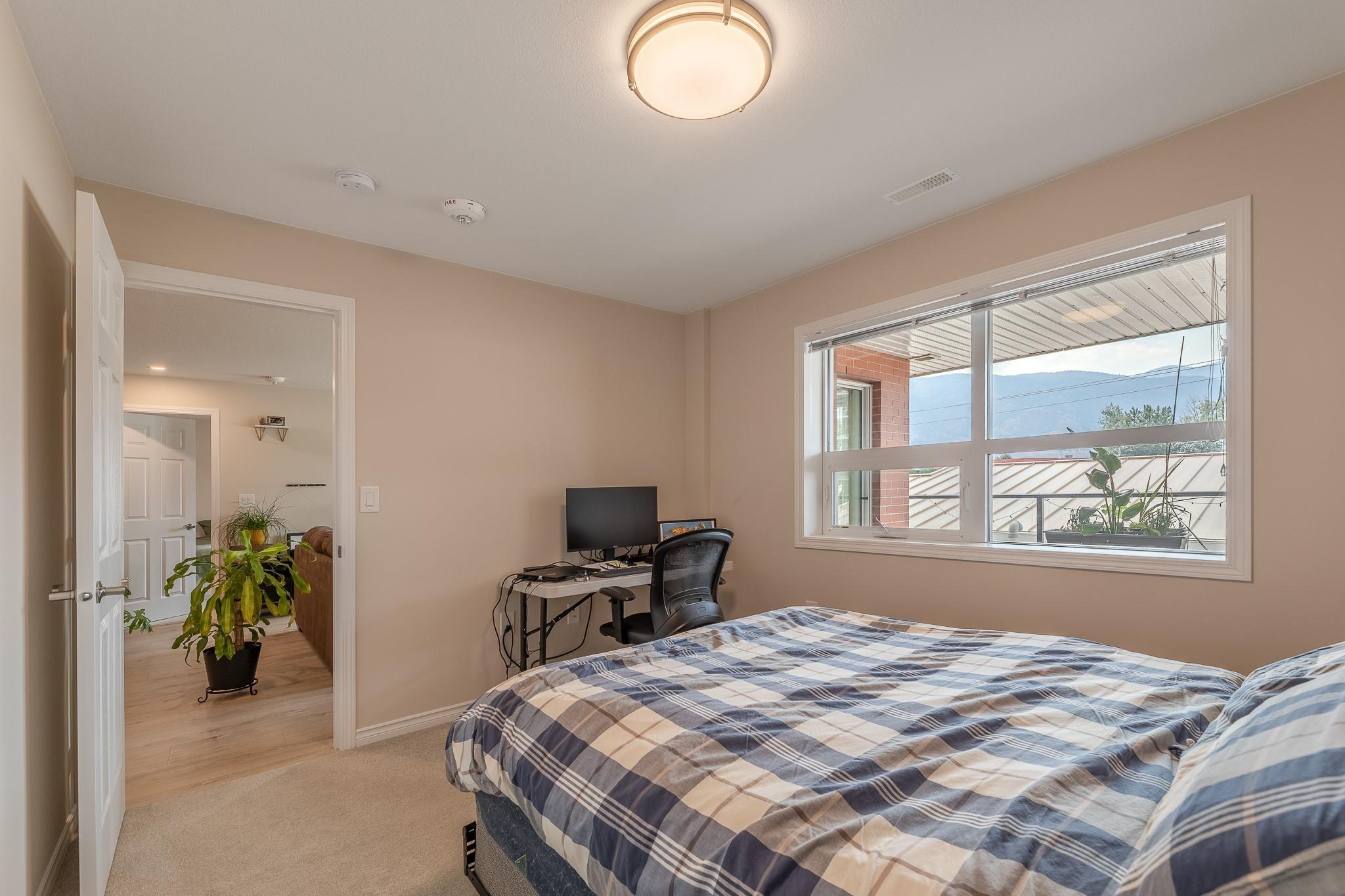 3346 Skaha Lake Road 304 Penticton V2A 6G4