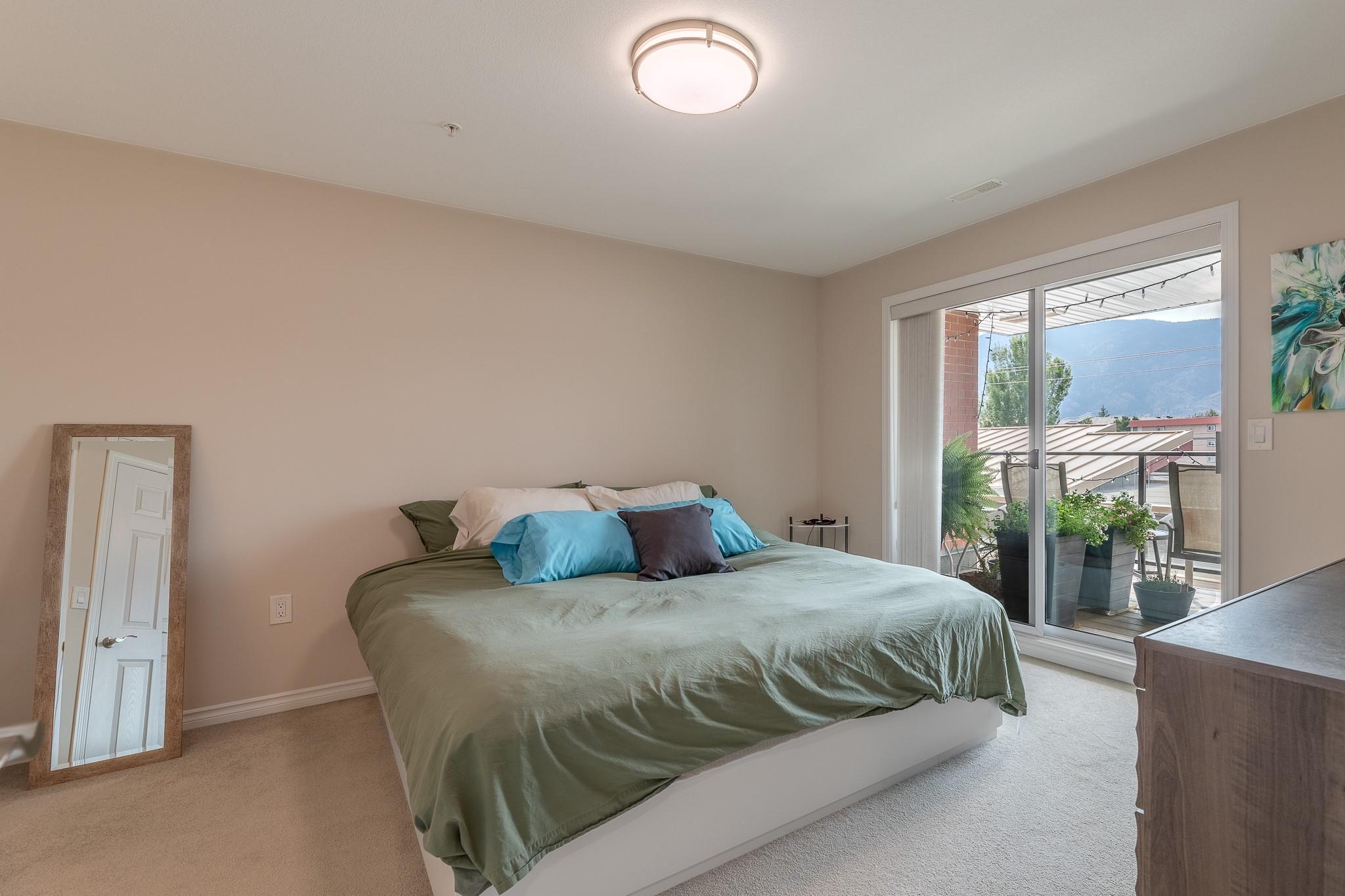 3346 Skaha Lake Road 304 Penticton V2A 6G4