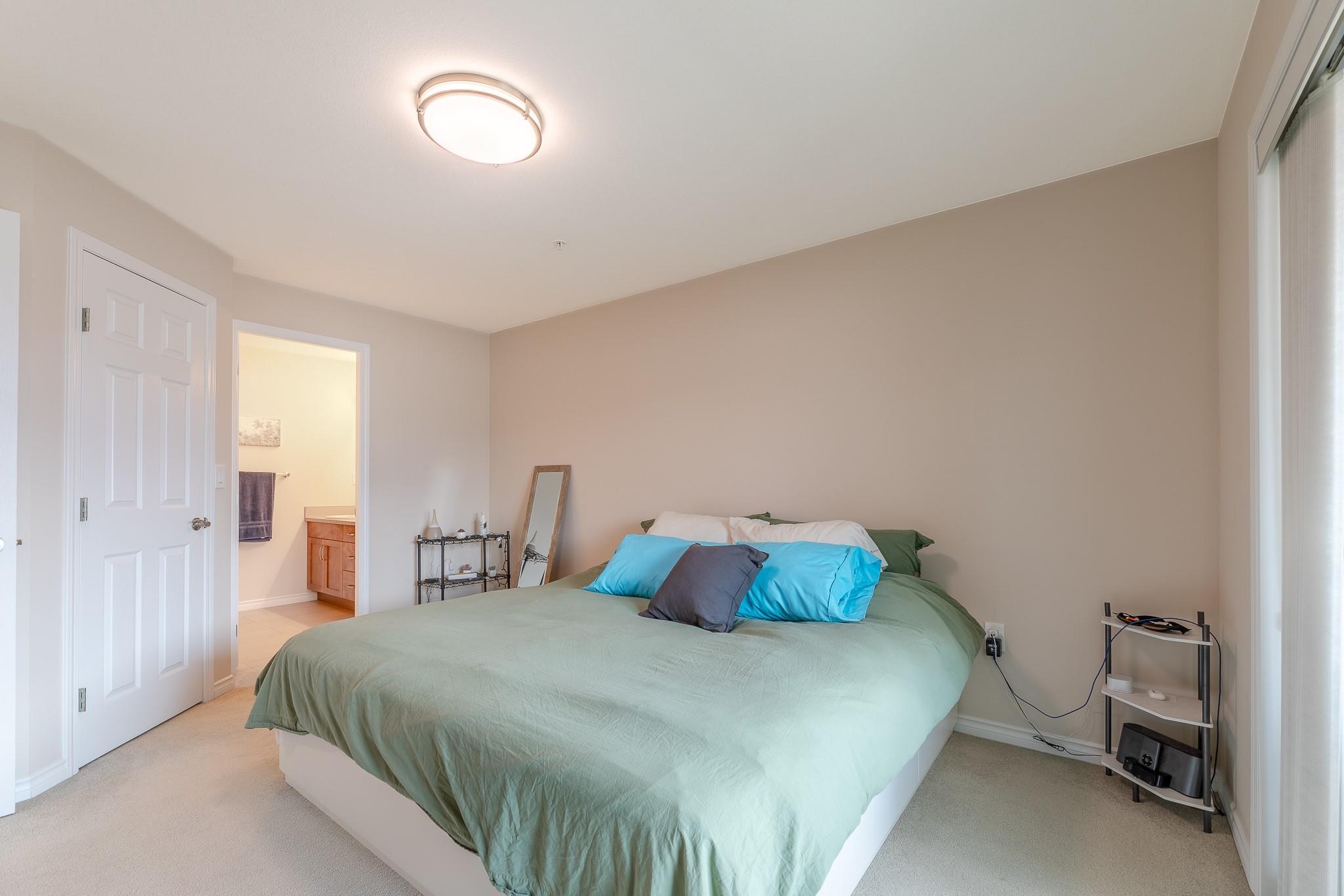 3346 Skaha Lake Road 304 Penticton V2A 6G4