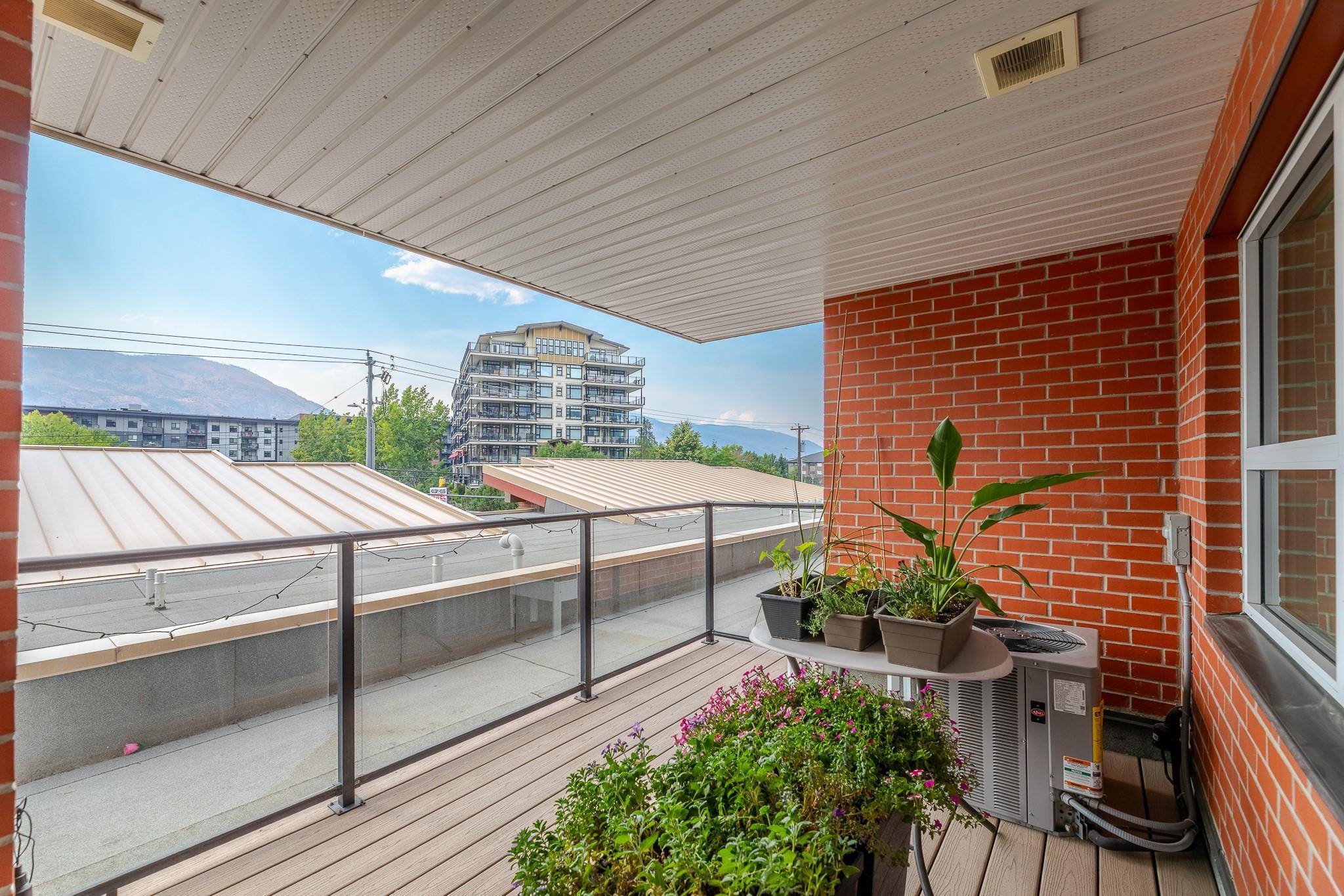 3346 Skaha Lake Road 304 Penticton V2A 6G4