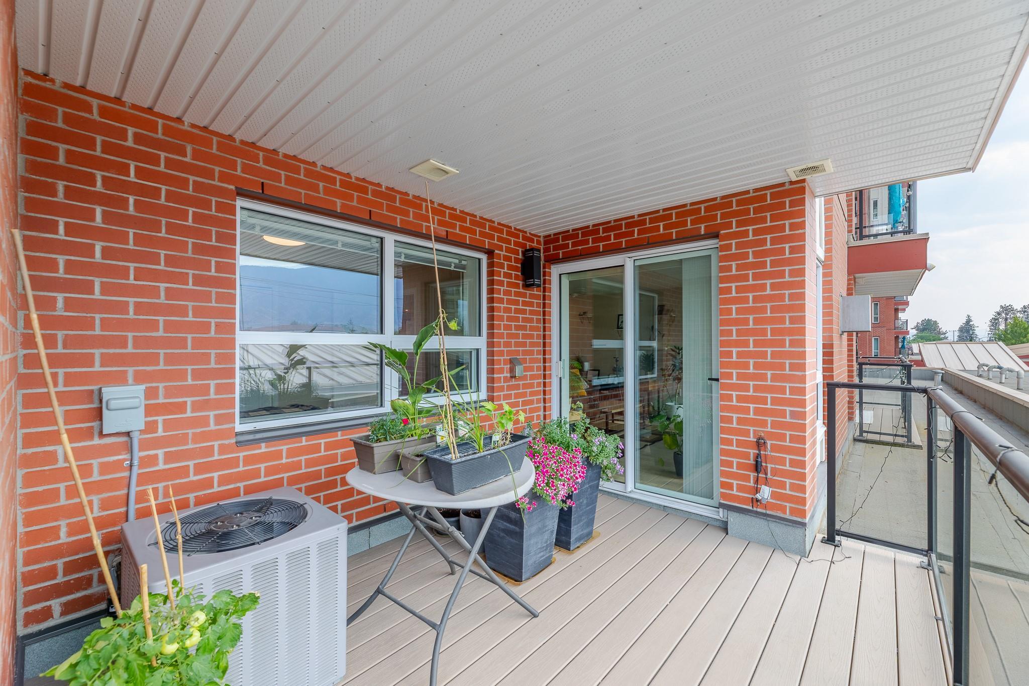 3346 Skaha Lake Road 304 Penticton V2A 6G4