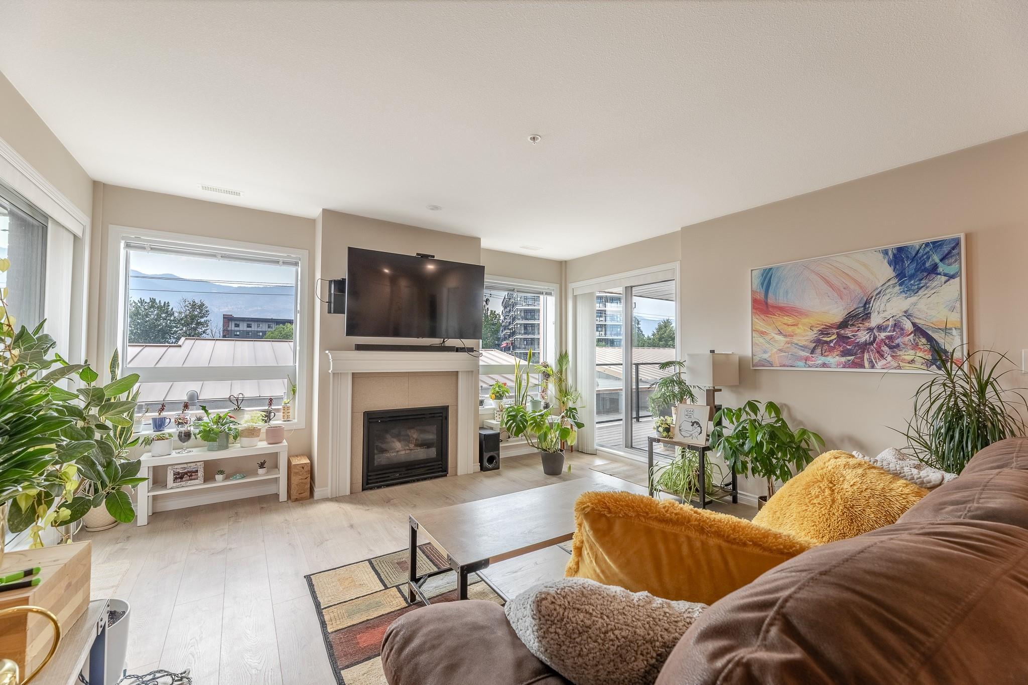 3346 Skaha Lake Road 304 Penticton V2A 6G4