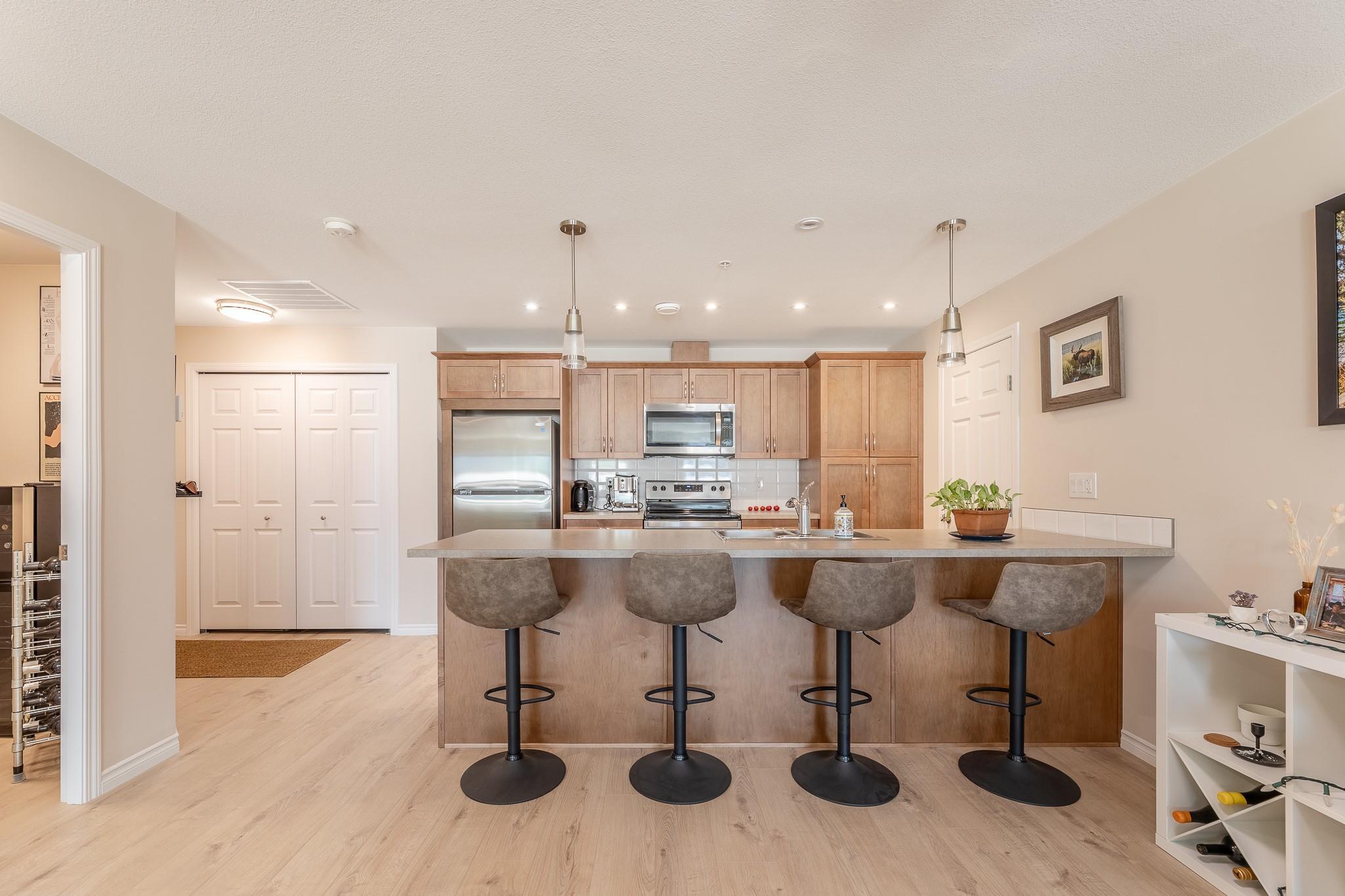 3346 Skaha Lake Road 304 Penticton V2A 6G4