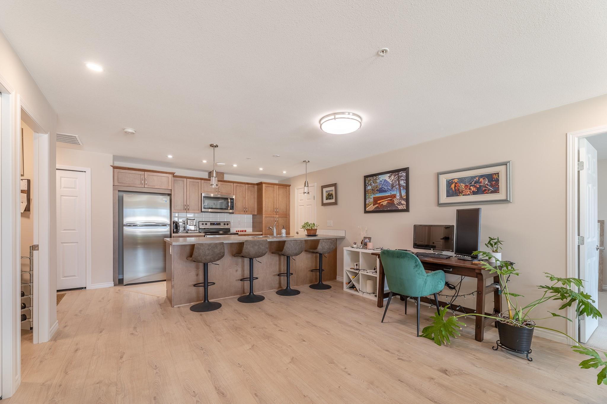 3346 Skaha Lake Road 304 Penticton V2A 6G4