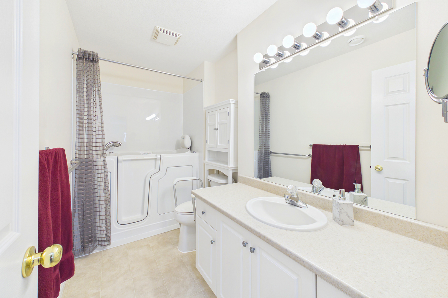 2285 Atkinson Street 204 Penticton V2A 8R7