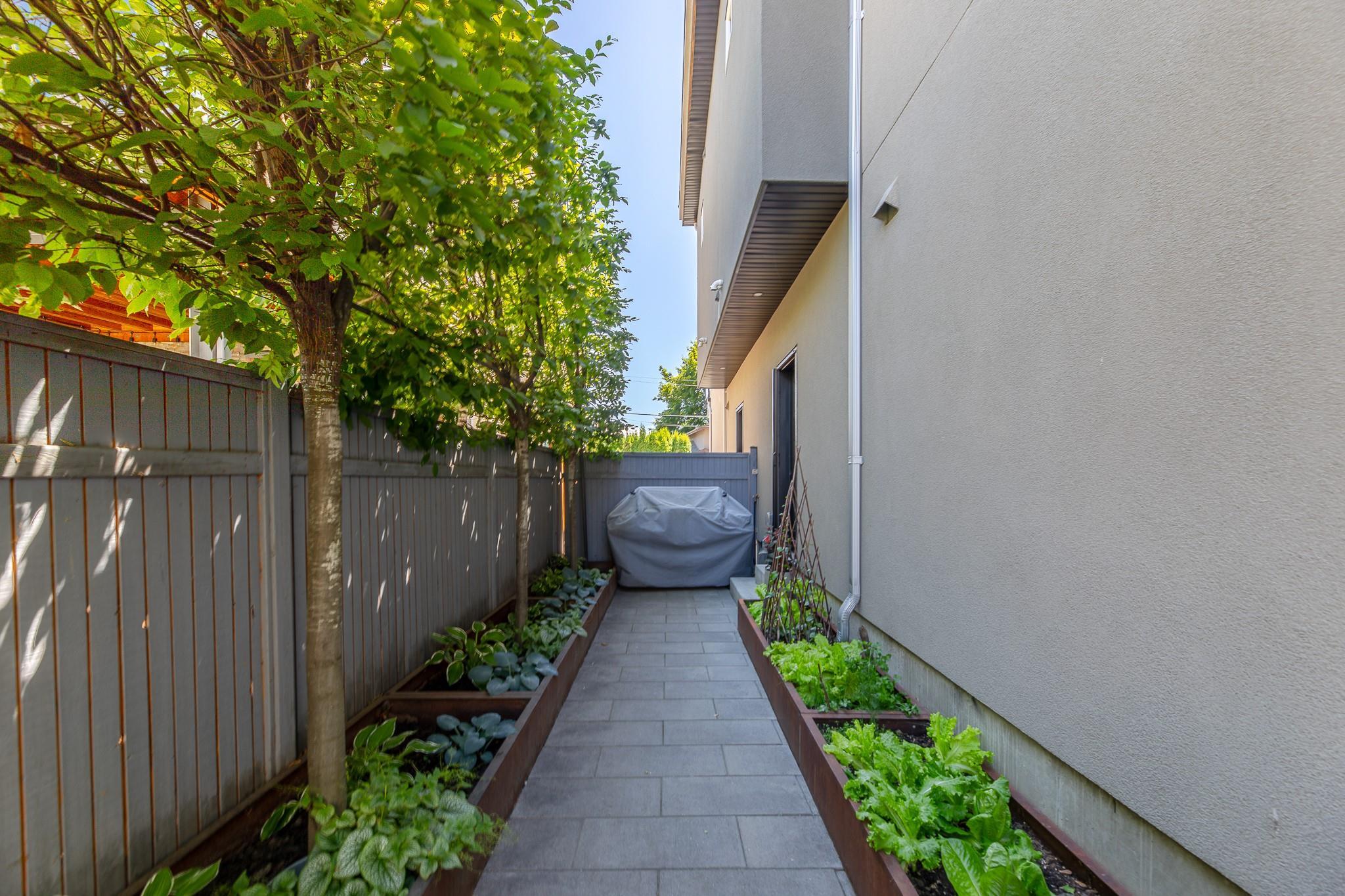 589 Churchill Avenue 102 Penticton V2A 1E2