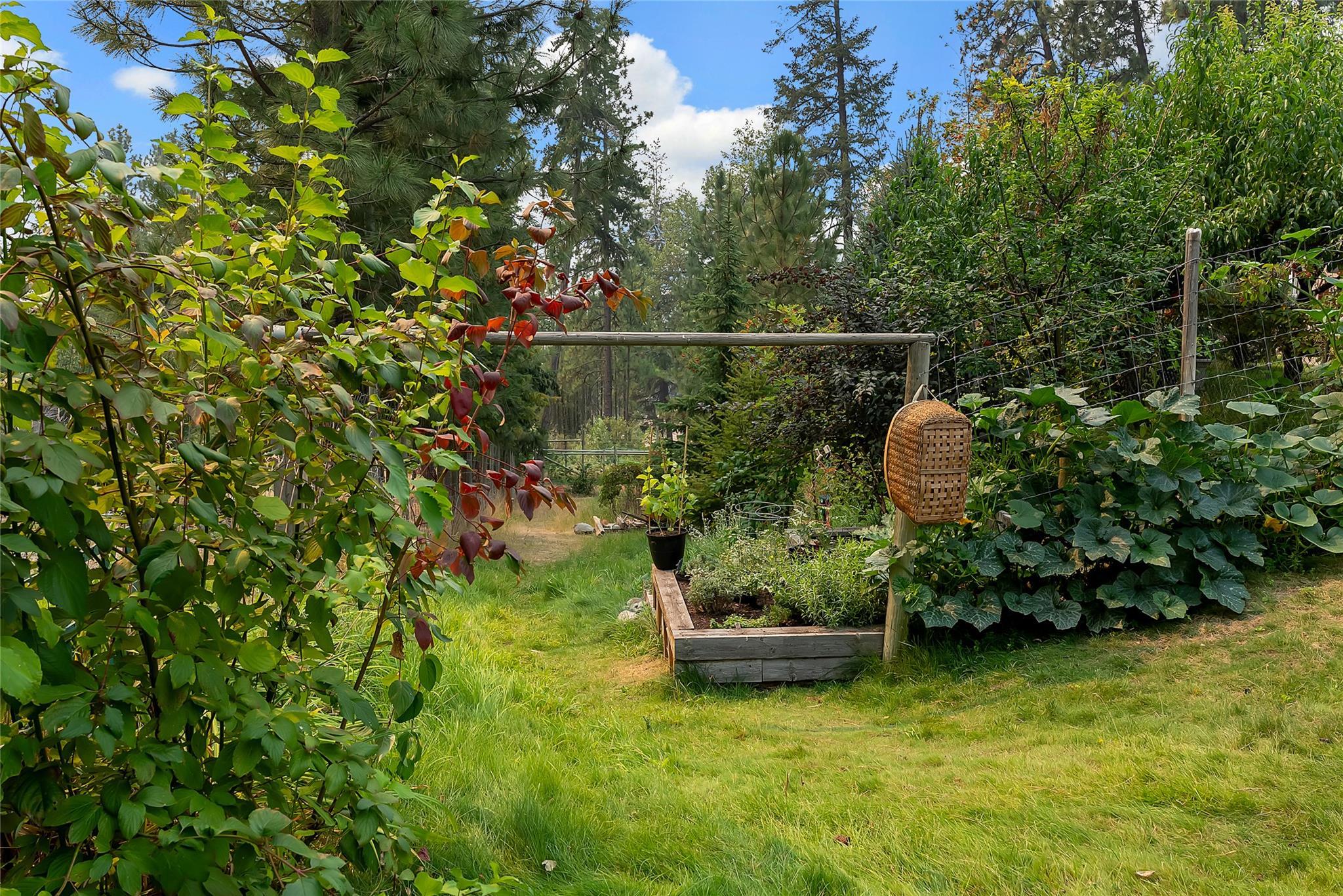 3272 Juniper Drive Naramata V0H 1N1