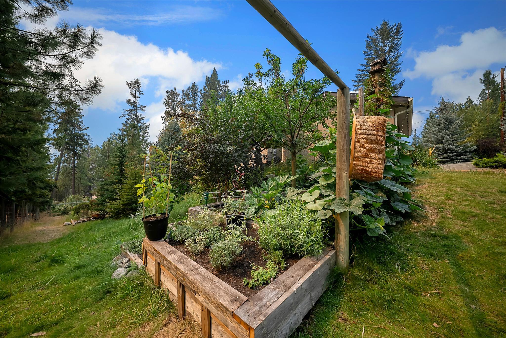 3272 Juniper Drive Naramata V0H 1N1