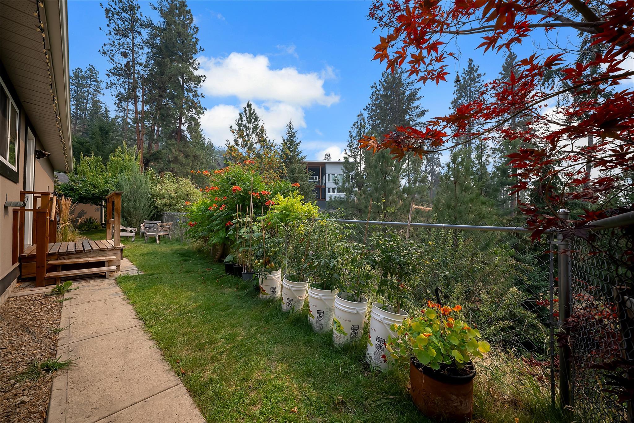 3272 Juniper Drive Naramata V0H 1N1