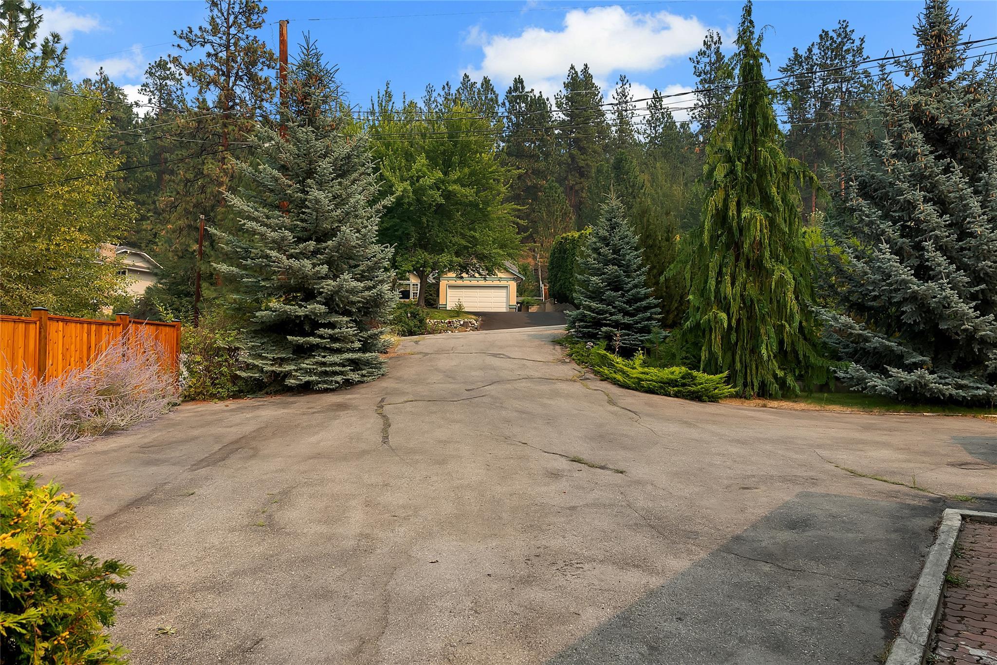 3272 Juniper Drive Naramata V0H 1N1