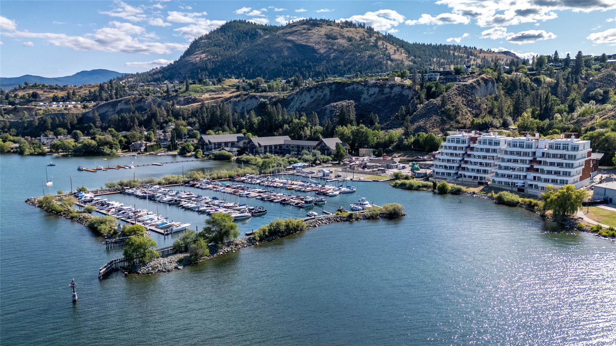 13419 Lakeshore Drive S 201 Summerland V0H 1Z1