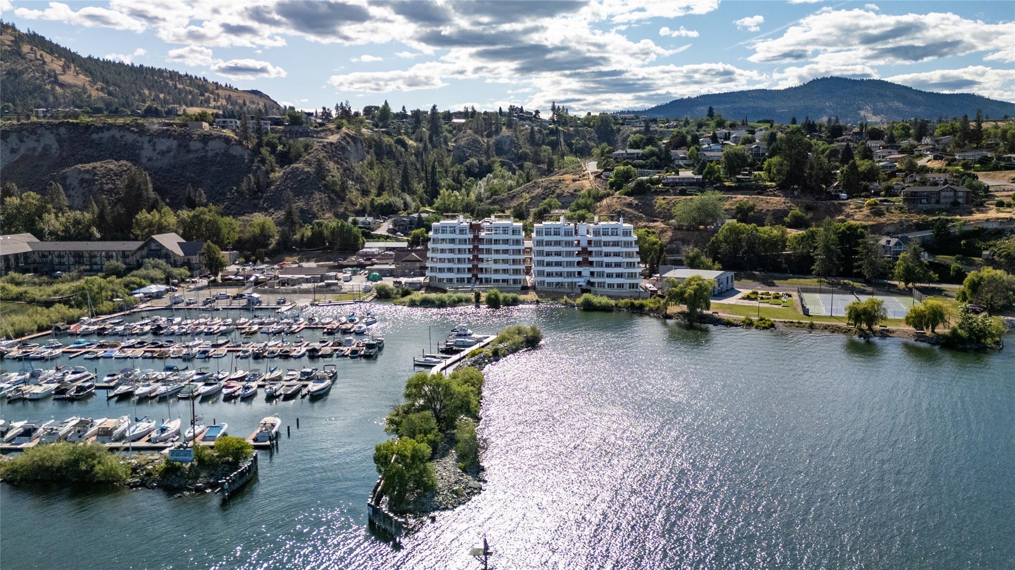 13419 Lakeshore Drive S 201 Summerland V0H 1Z1