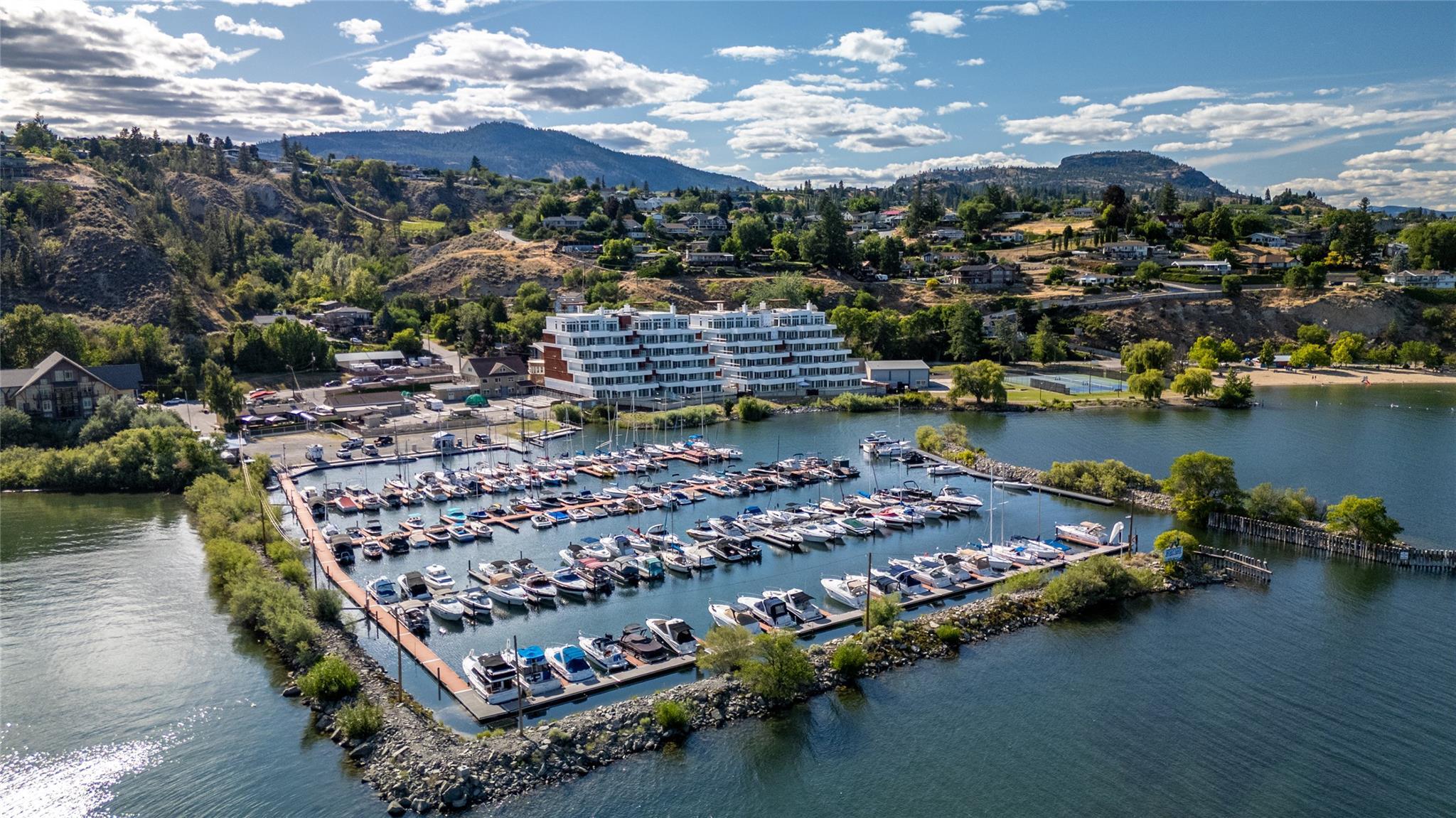 13419 Lakeshore Drive S 201 Summerland V0H 1Z1