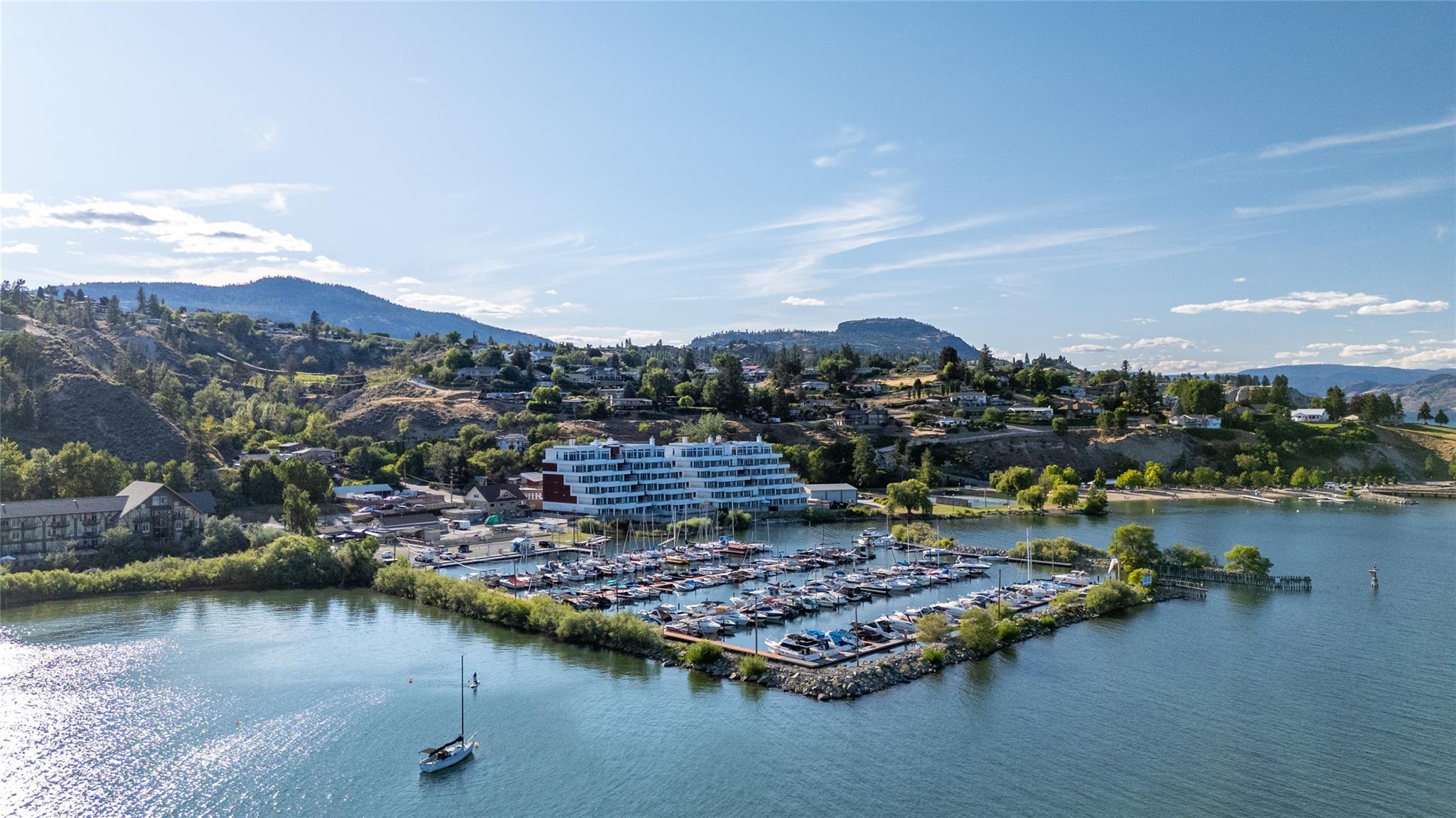 13419 Lakeshore Drive S 201 Summerland V0H 1Z1
