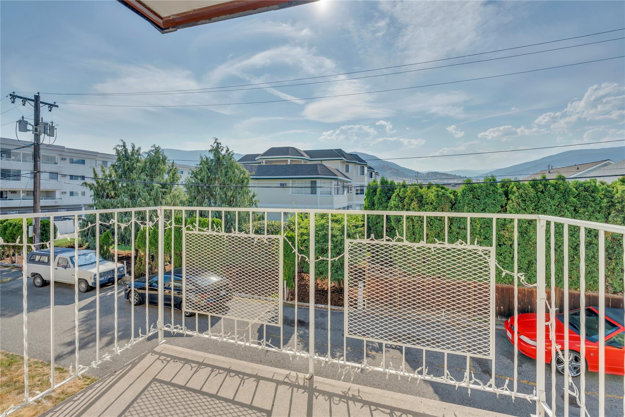 198 Roy Avenue 208 Penticton V2A 3M9