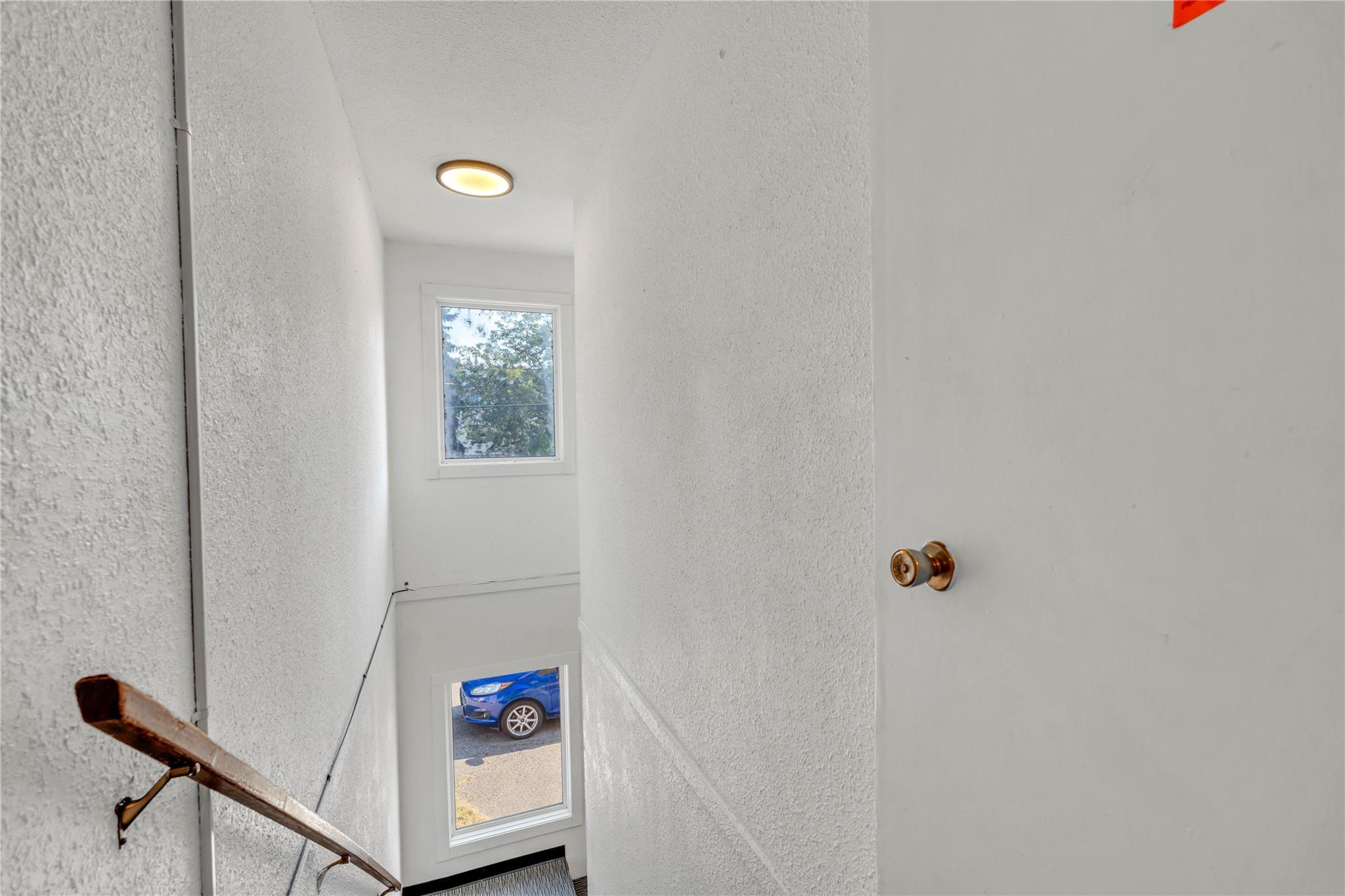 198 Roy Avenue 208 Penticton V2A 3M9