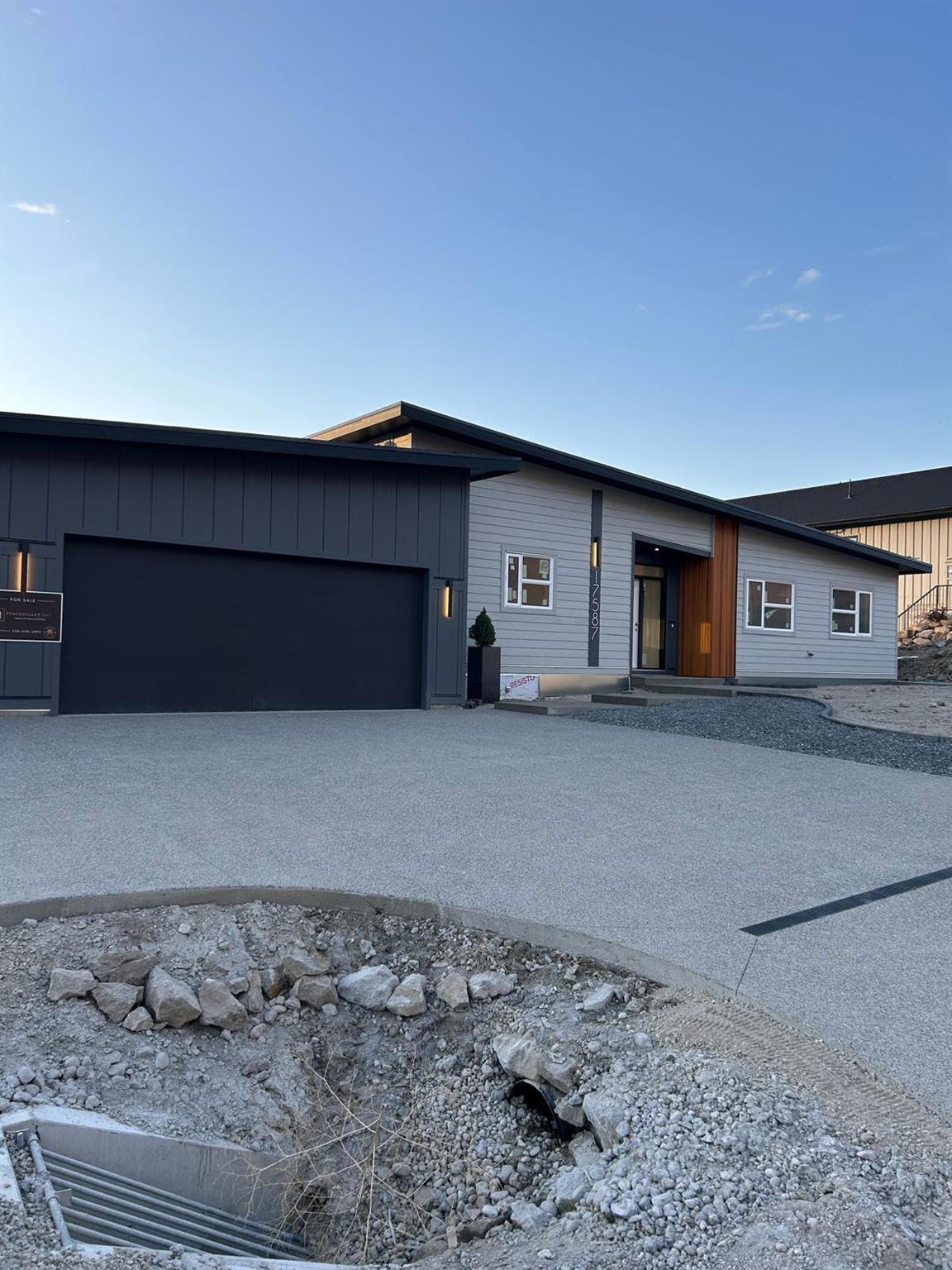 17587 Sanborn Street Summerland V0H 1Z3