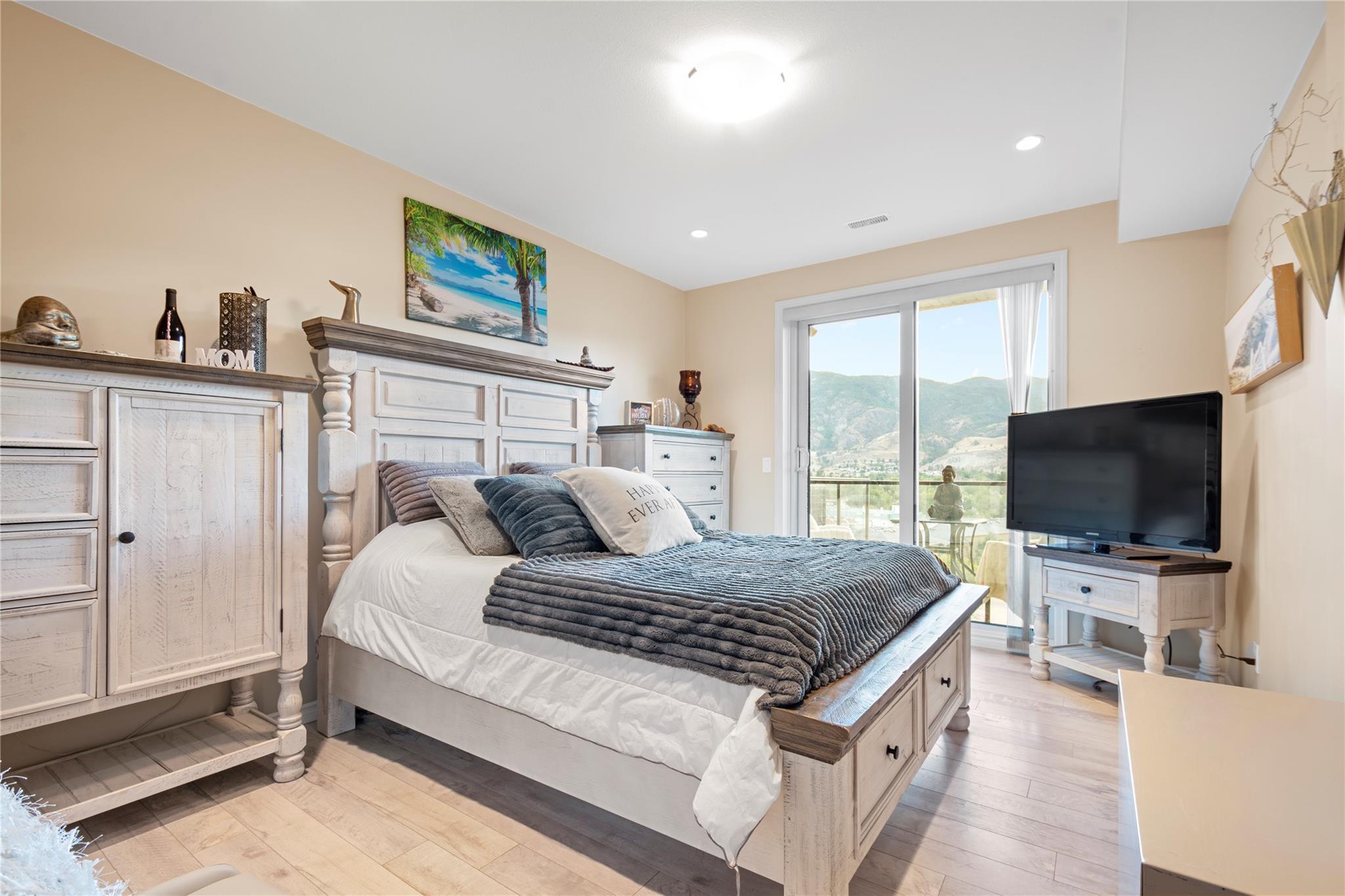 3388 Skaha Lake Road 1002 Penticton V2A 6G4