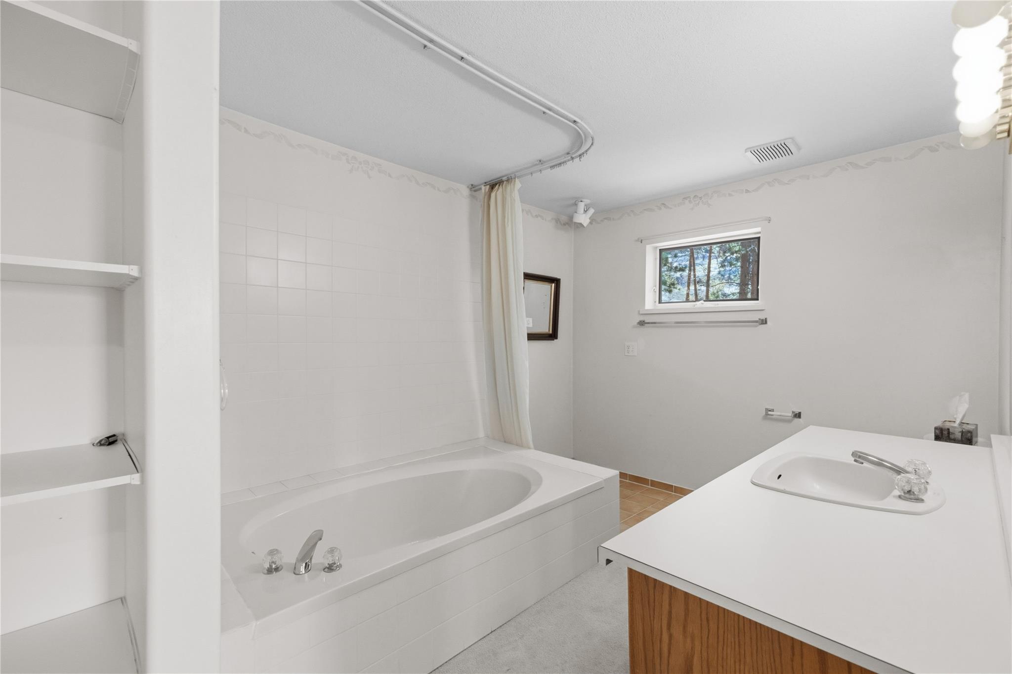 1970 Sutherland Road Penticton V2A 8T8