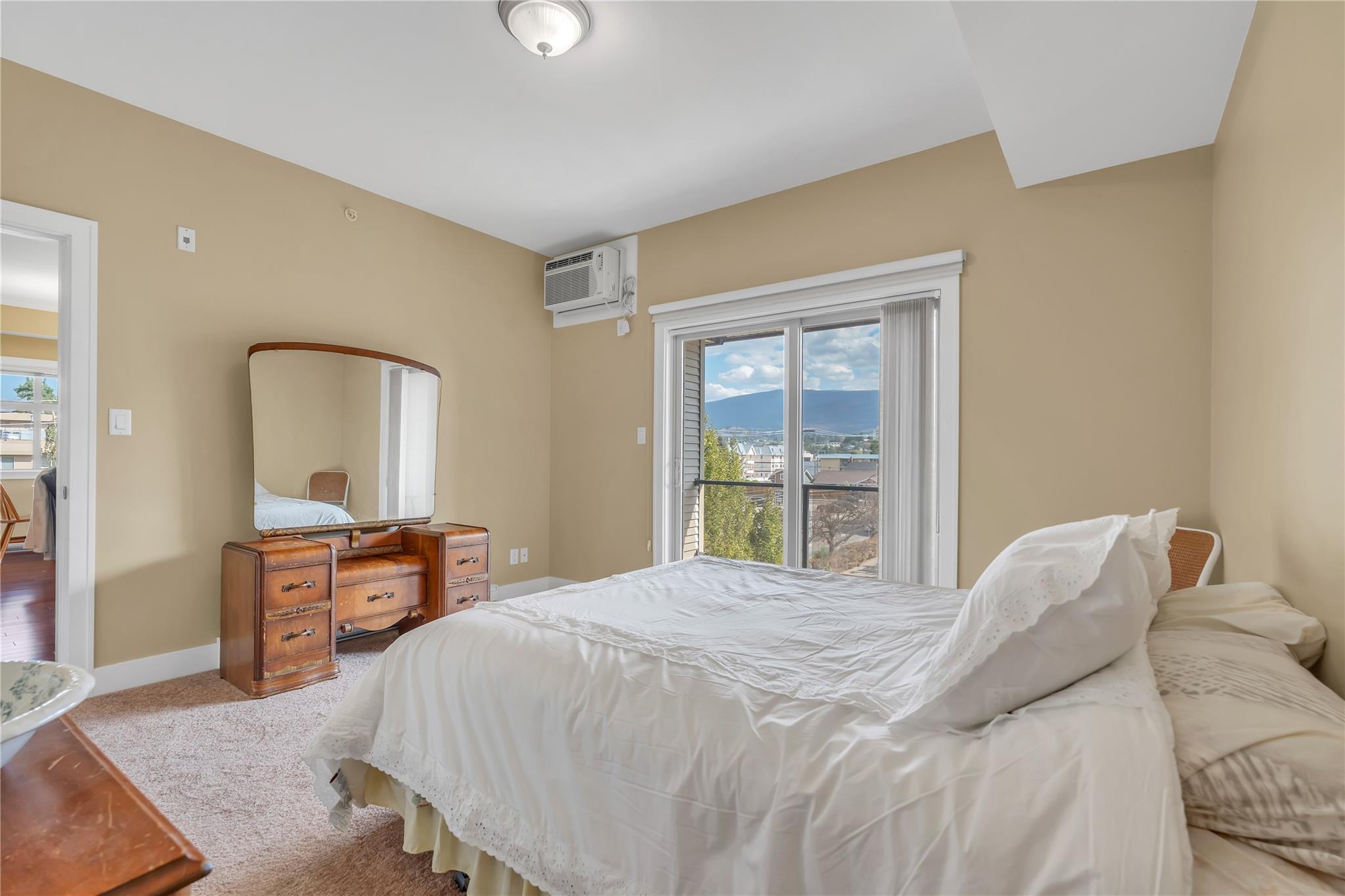 240 Wade Avenue 401 Penticton V2A 1T8