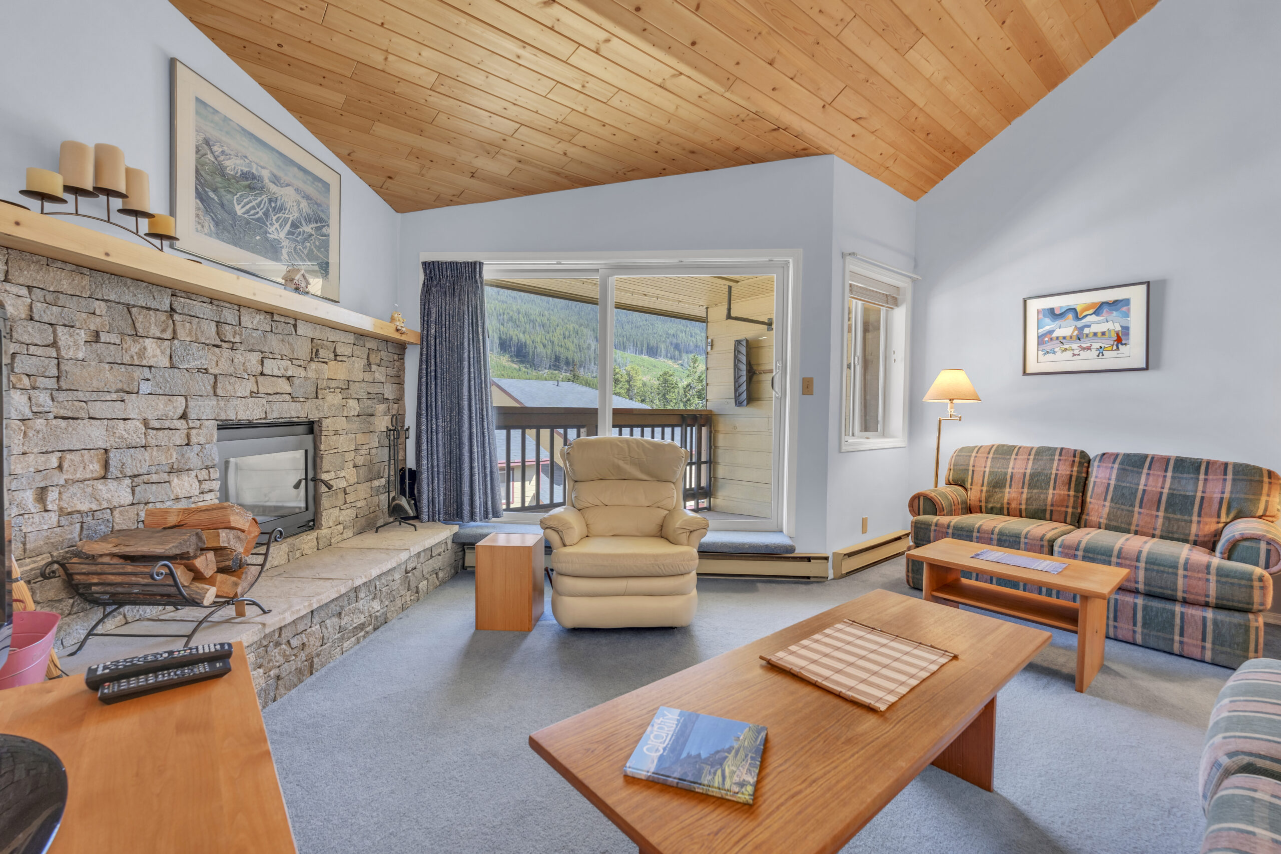 330 Strayhorse Road 318 Apex Mountain V2A 0E2