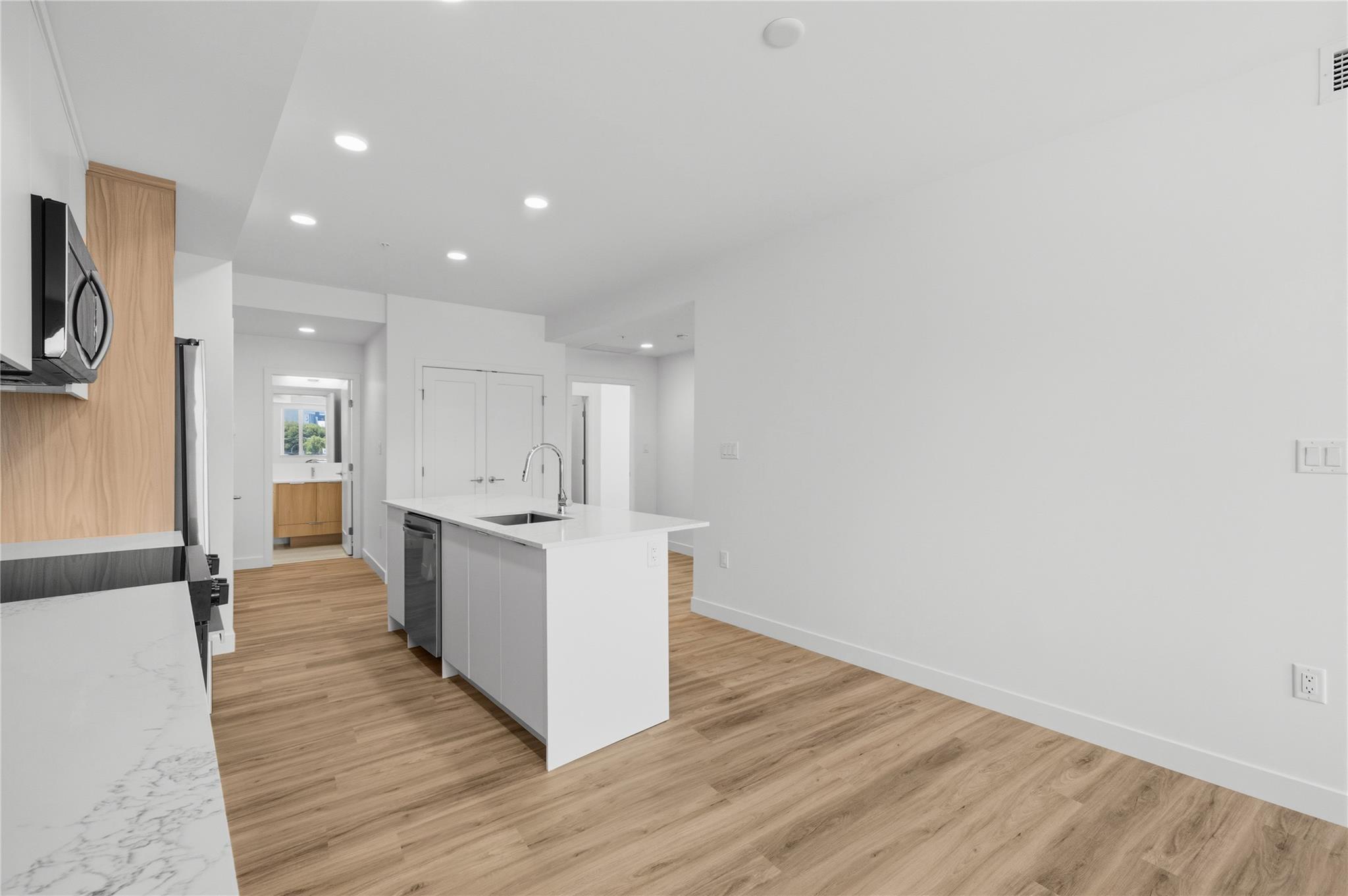 270 Riverside Drive 412 Penticton V2A 5Y5
