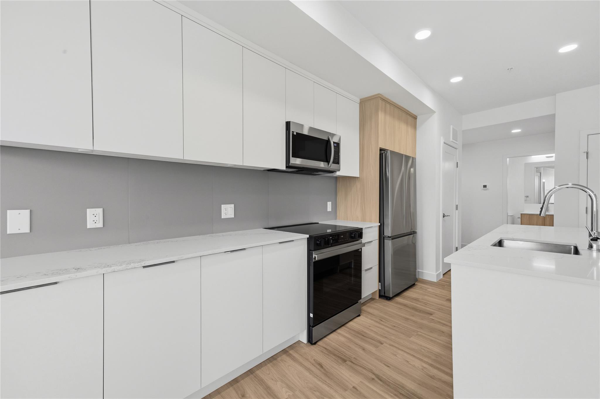 270 Riverside Drive 412 Penticton V2A 5Y5