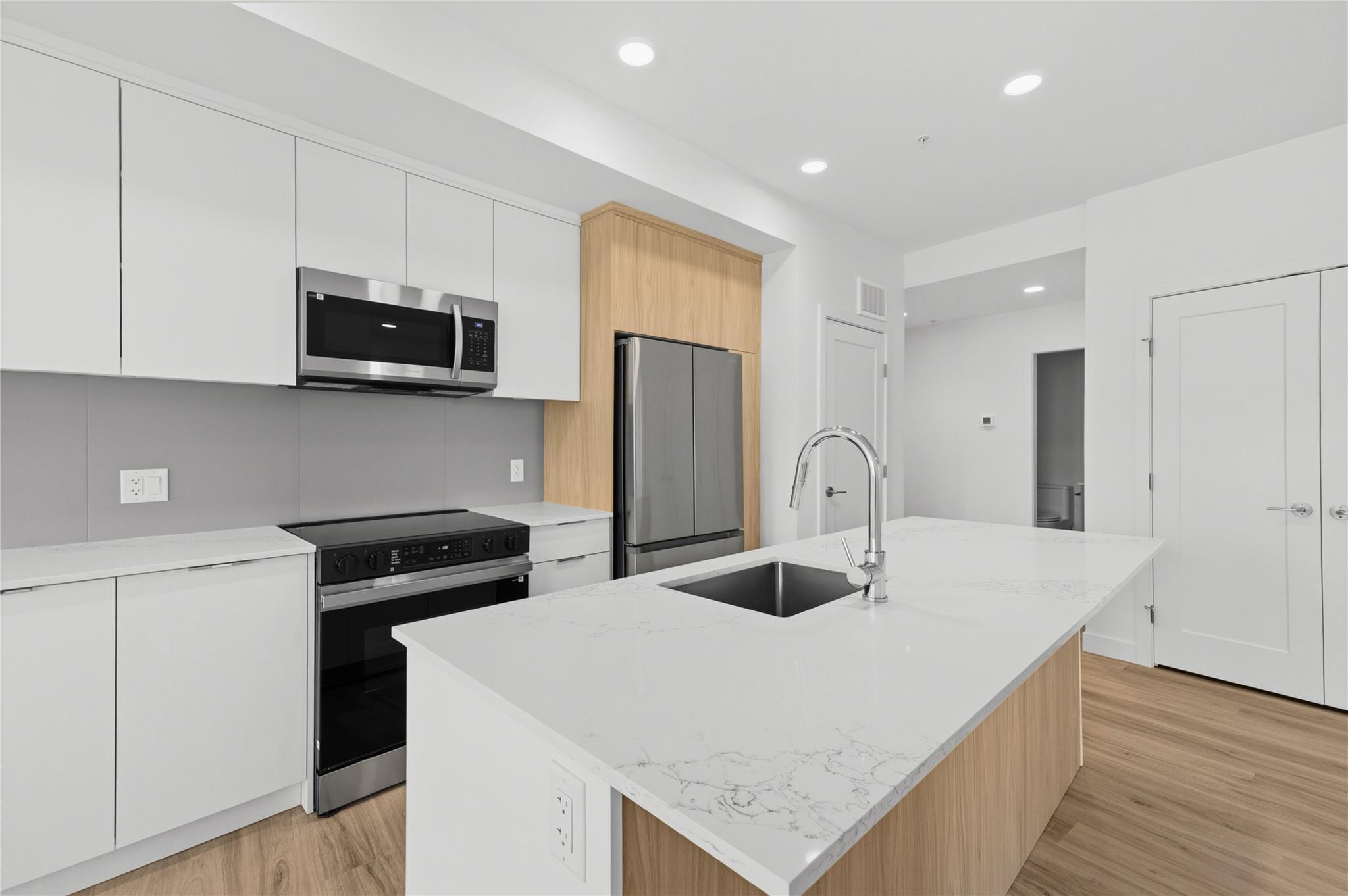 270 Riverside Drive 412 Penticton V2A 5Y5