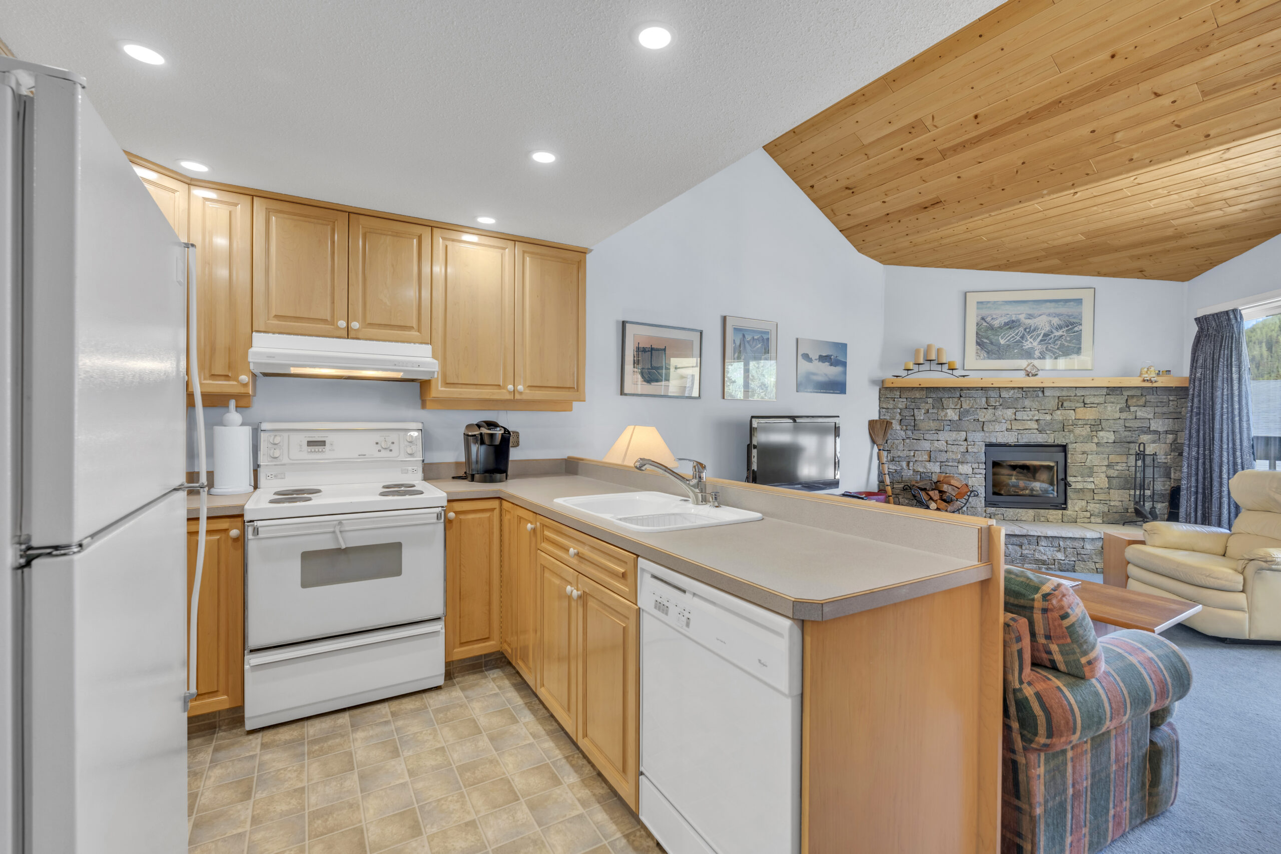 330 Strayhorse Road 318 Apex Mountain V2A 0E2