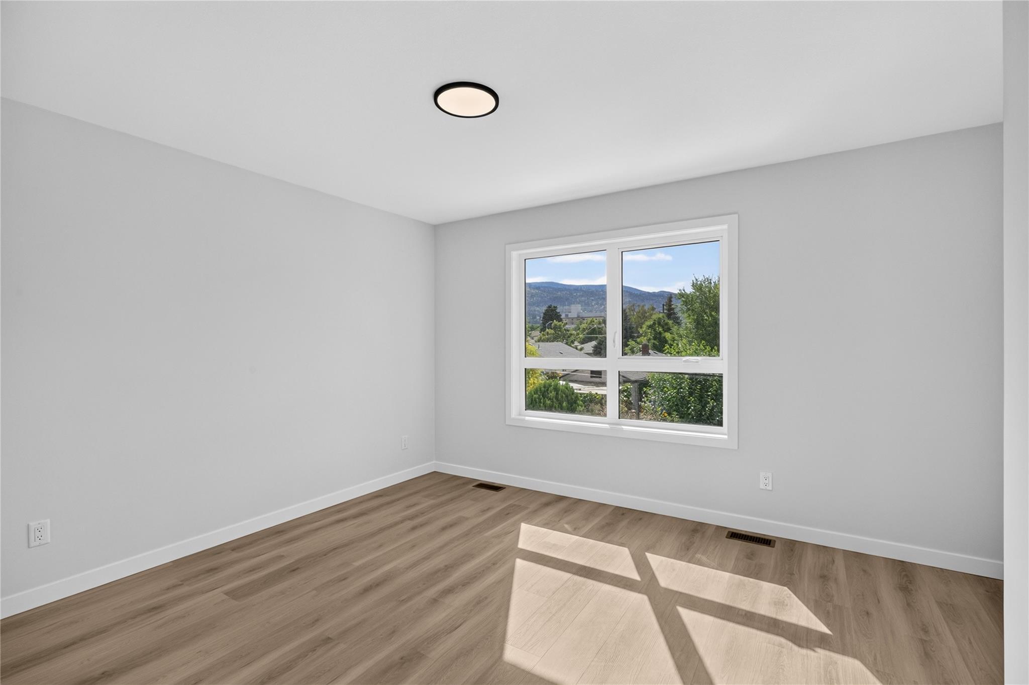 424 Bennett Avenue 104 Penticton V2A 2P6