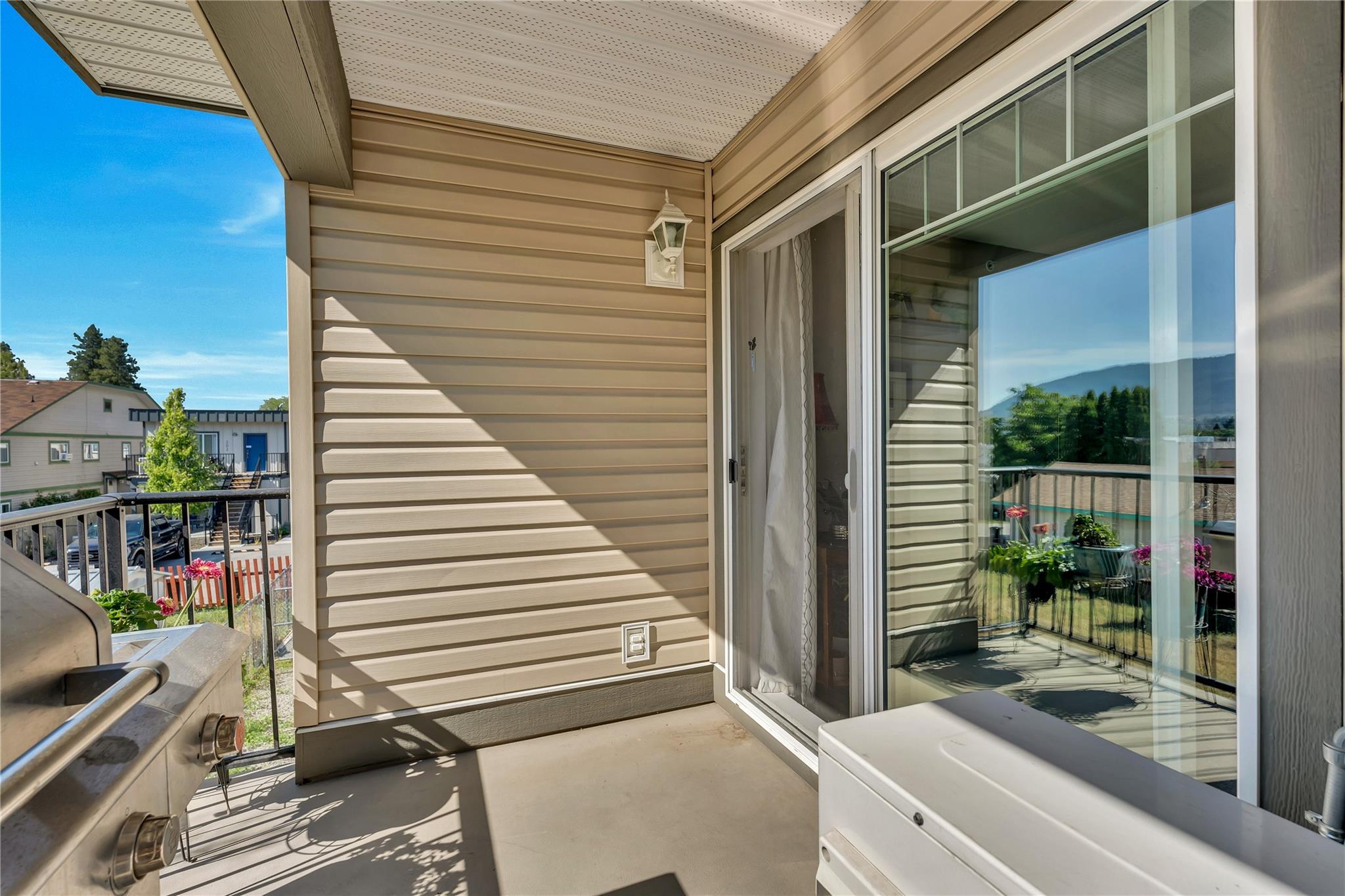 101 Cossar Avenue 203 Penticton V2A 2V3