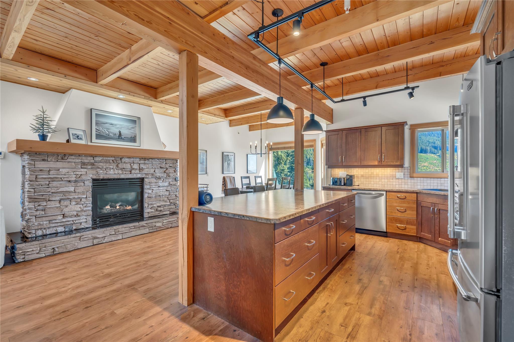 306 Clearview Road 14 Apex Mountain V0H 1K0