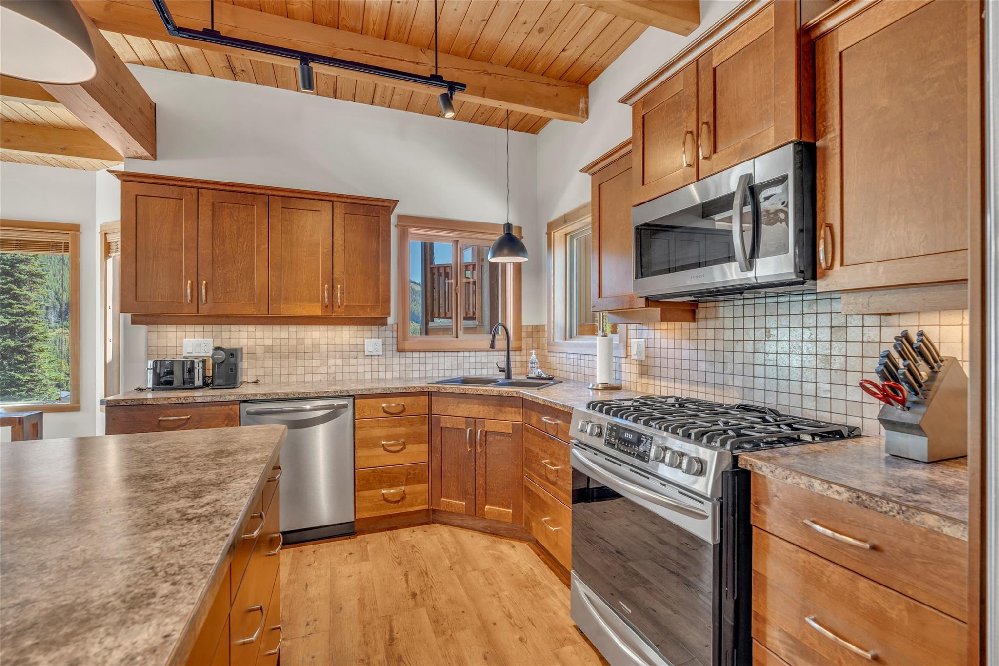 306 Clearview Road 14 Apex Mountain V0H 1K0