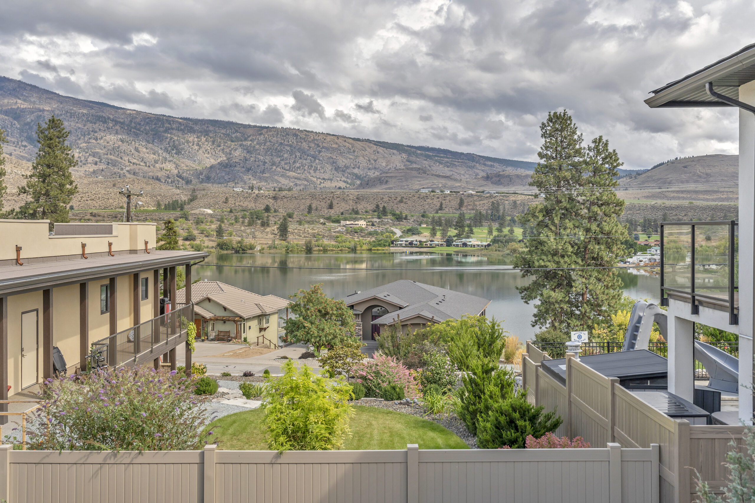 6764 Lakeside Drive Oliver V0H 1T4